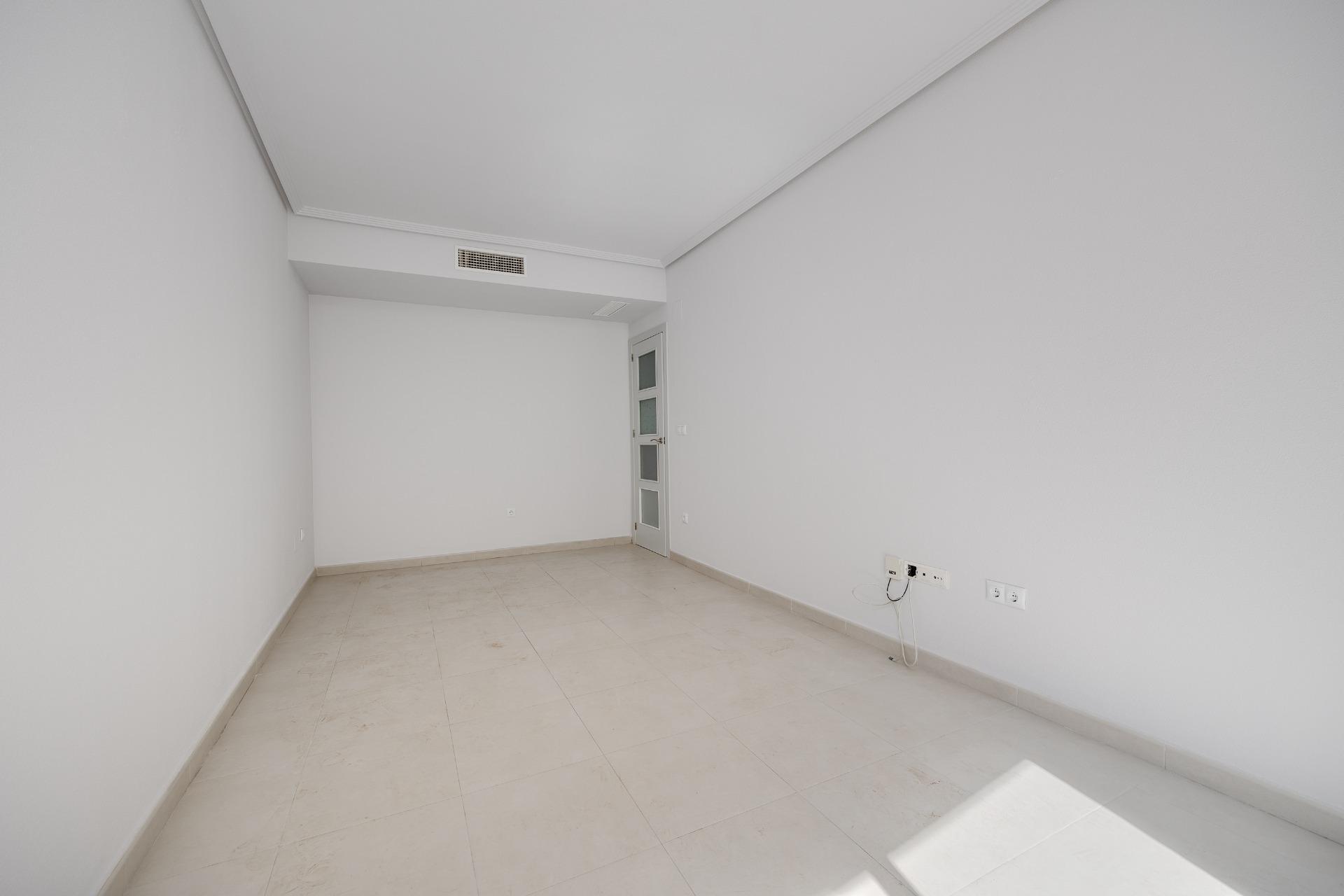 3 Bed, 2 Bath, ApartmentFor Sale, Torrevieja, Alicante