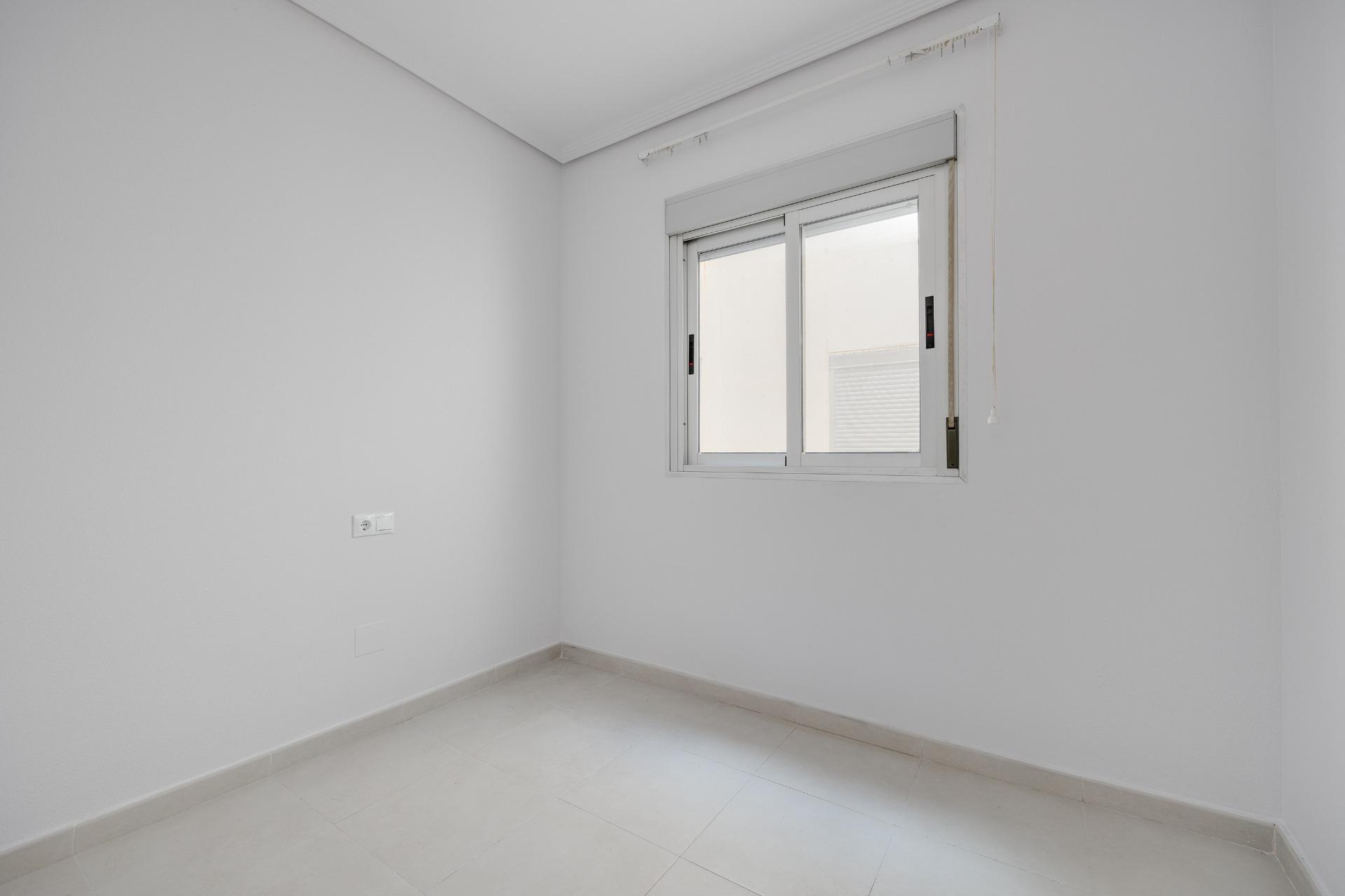 3 Bed, 2 Bath, ApartmentFor Sale, Torrevieja, Alicante