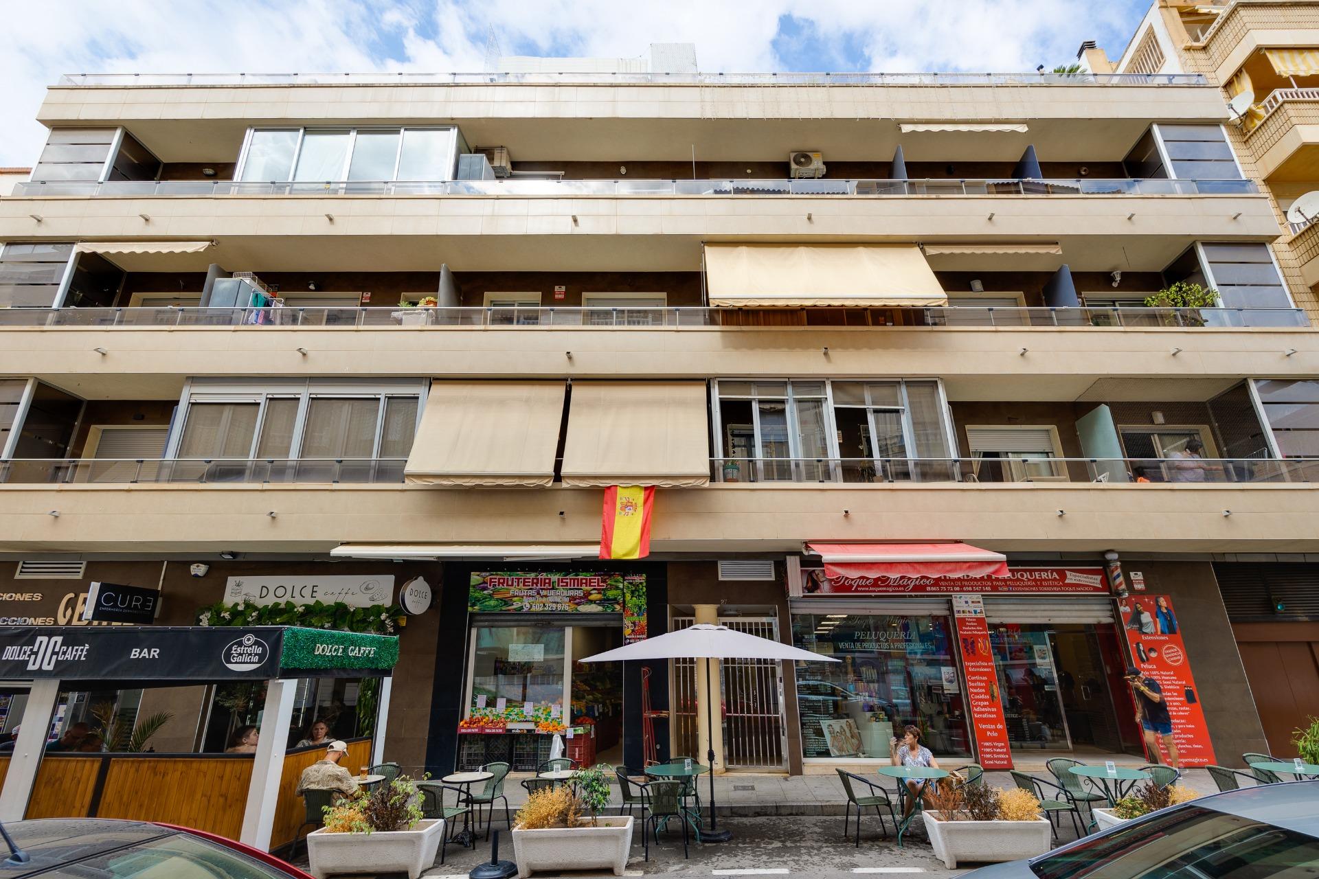 3 Bed, 2 Bath, ApartmentFor Sale, Torrevieja, Alicante