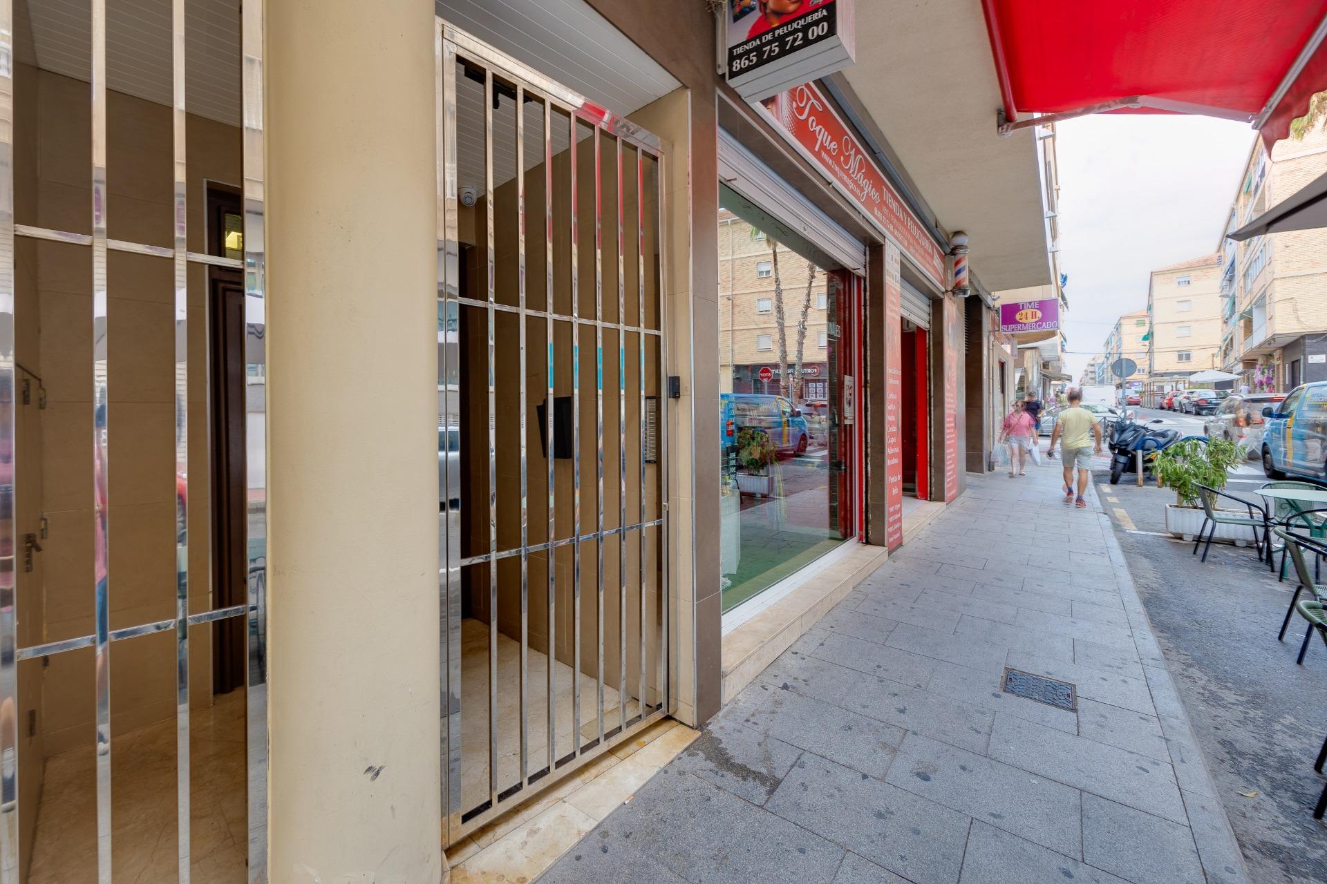 3 Bed, 2 Bath, ApartmentFor Sale, Torrevieja, Alicante