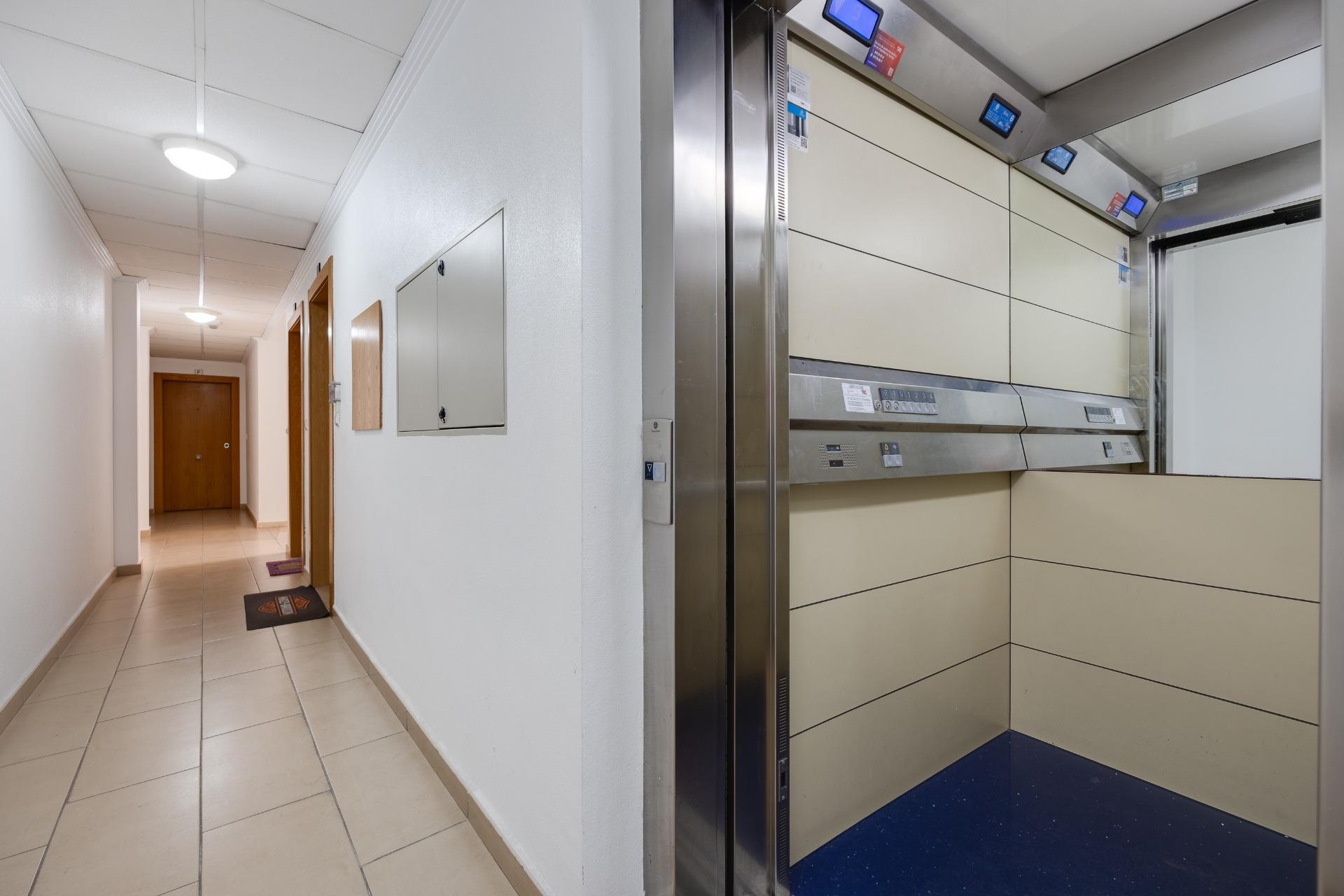 3 Bed, 2 Bath, ApartmentFor Sale, Torrevieja, Alicante