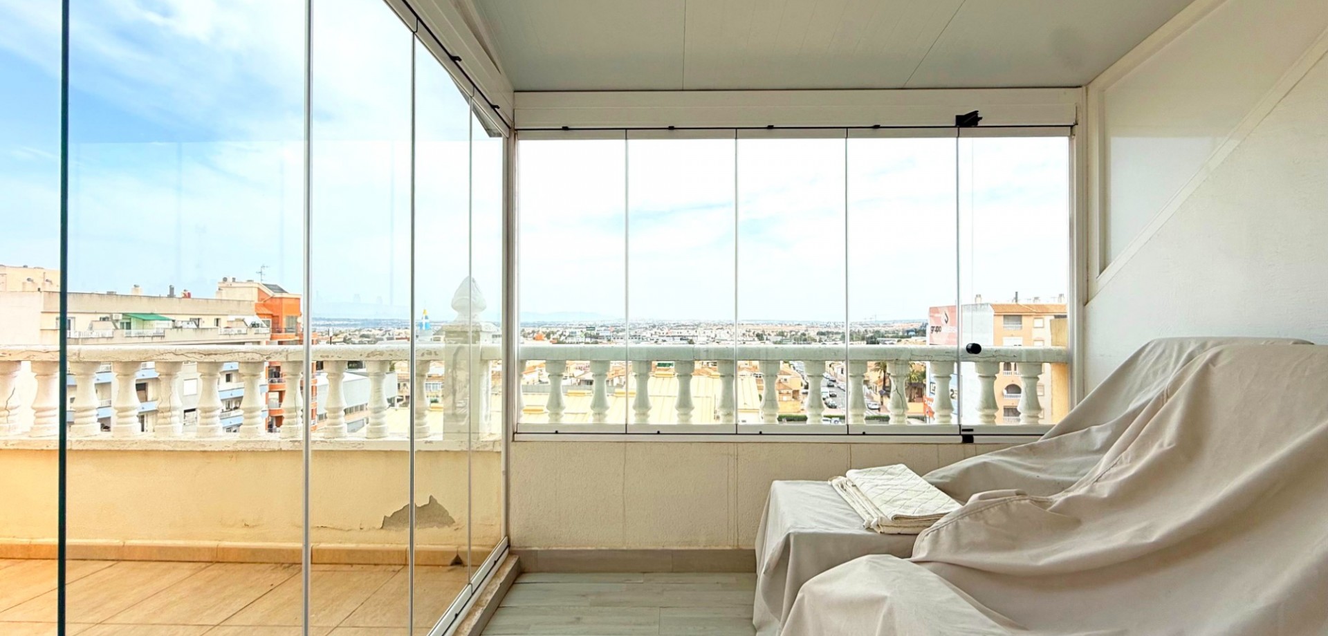 2 Bed, 1 Bath, ApartmentFor Sale, Torrevieja, Alicante