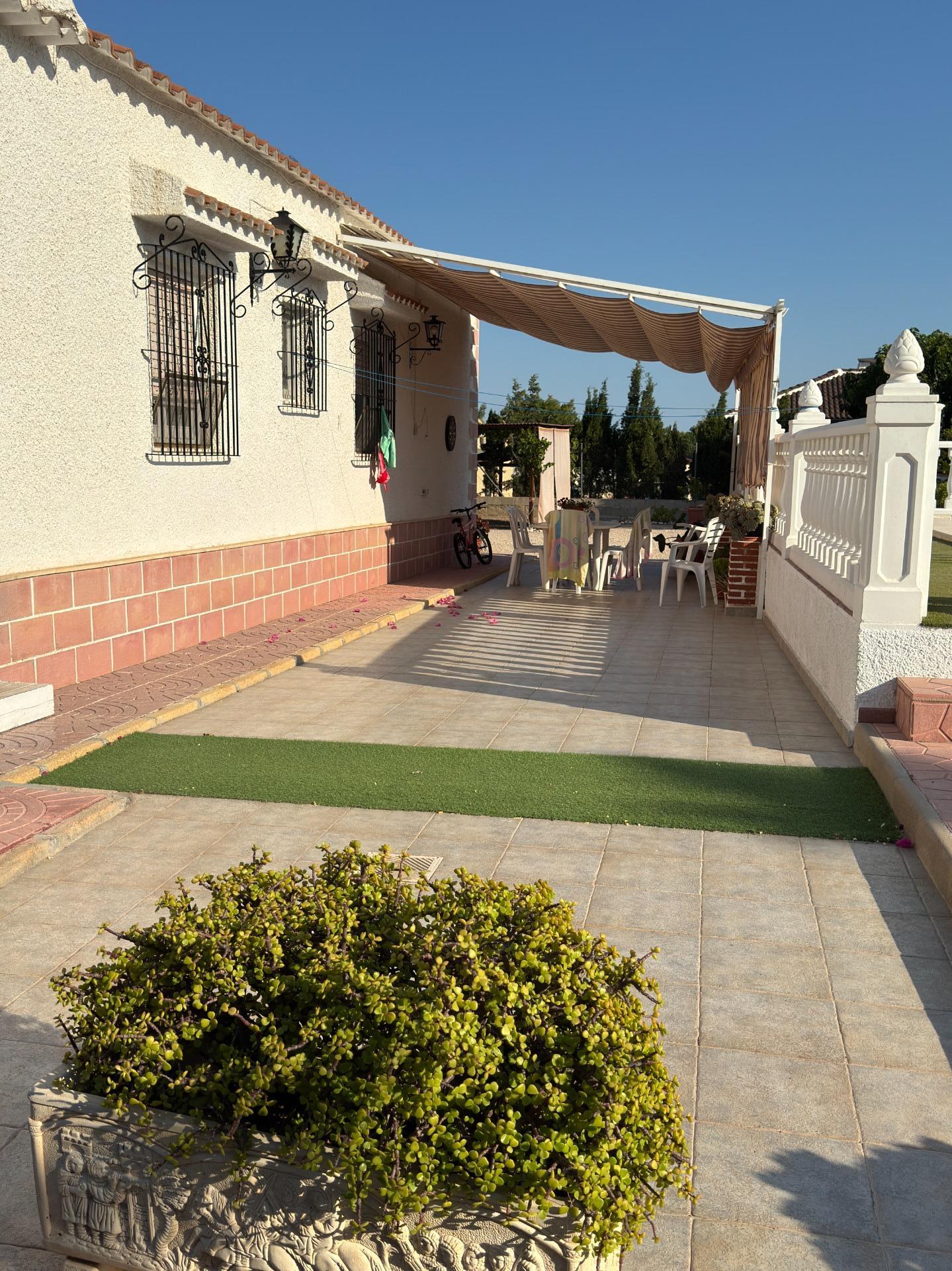4 Bed, 3 Bath, HouseFor Sale, Albatera, Alicante