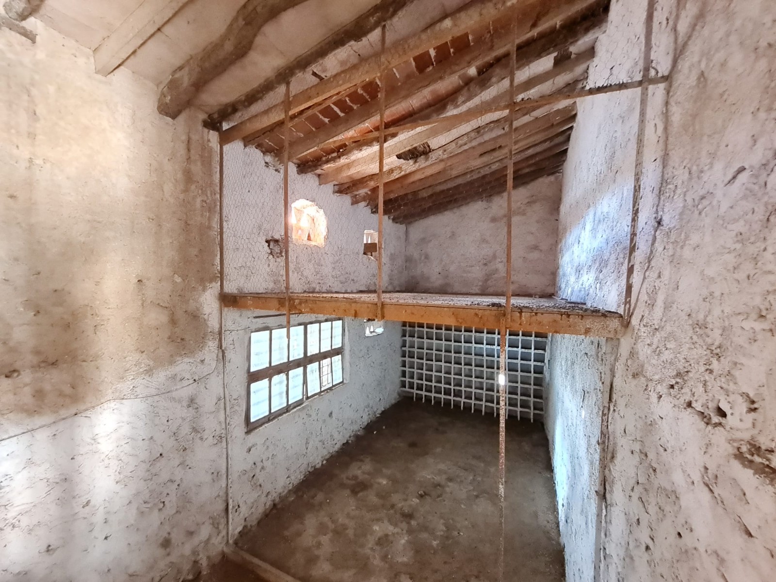 6 Bed, 1 Bath, HouseFor Sale, Torre Del Rico, Murcia