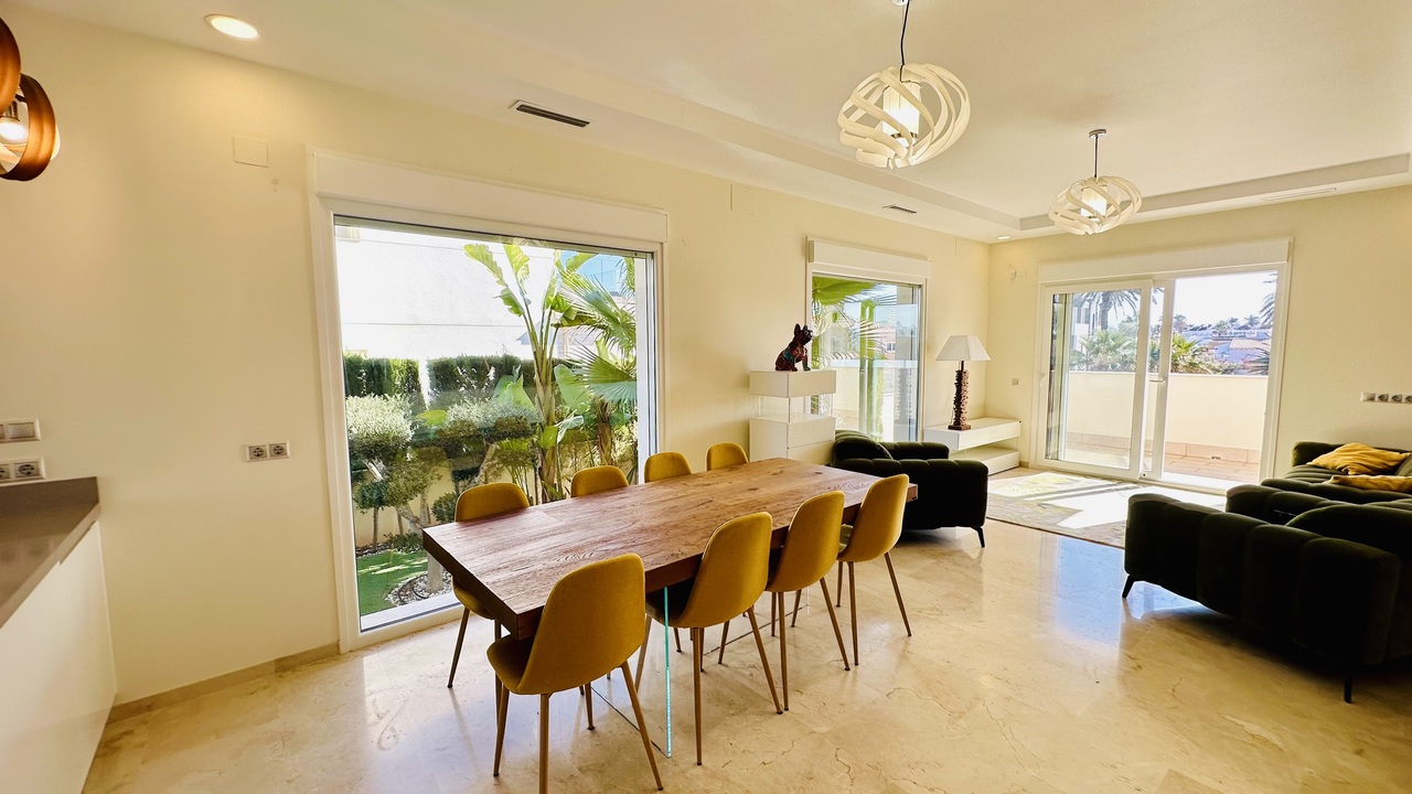 5 Bed, 4 Bath, HouseFor Sale, La Zenia, Alicante