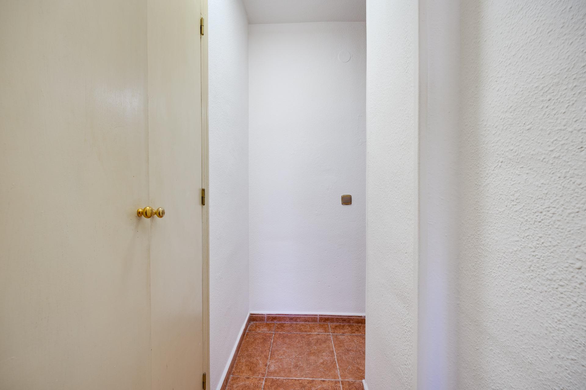 2 Bed, 1 Bath, ApartmentFor Sale, Torrevieja, Alicante