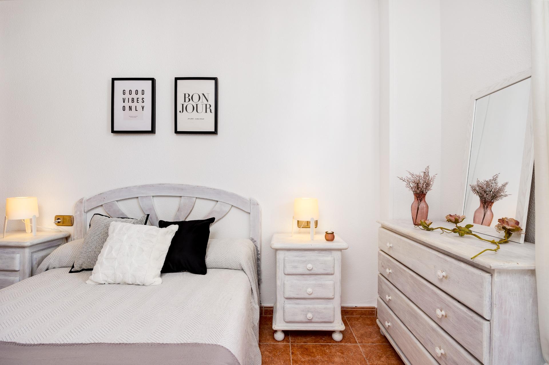 2 Bed, 1 Bath, ApartmentFor Sale, Torrevieja, Alicante