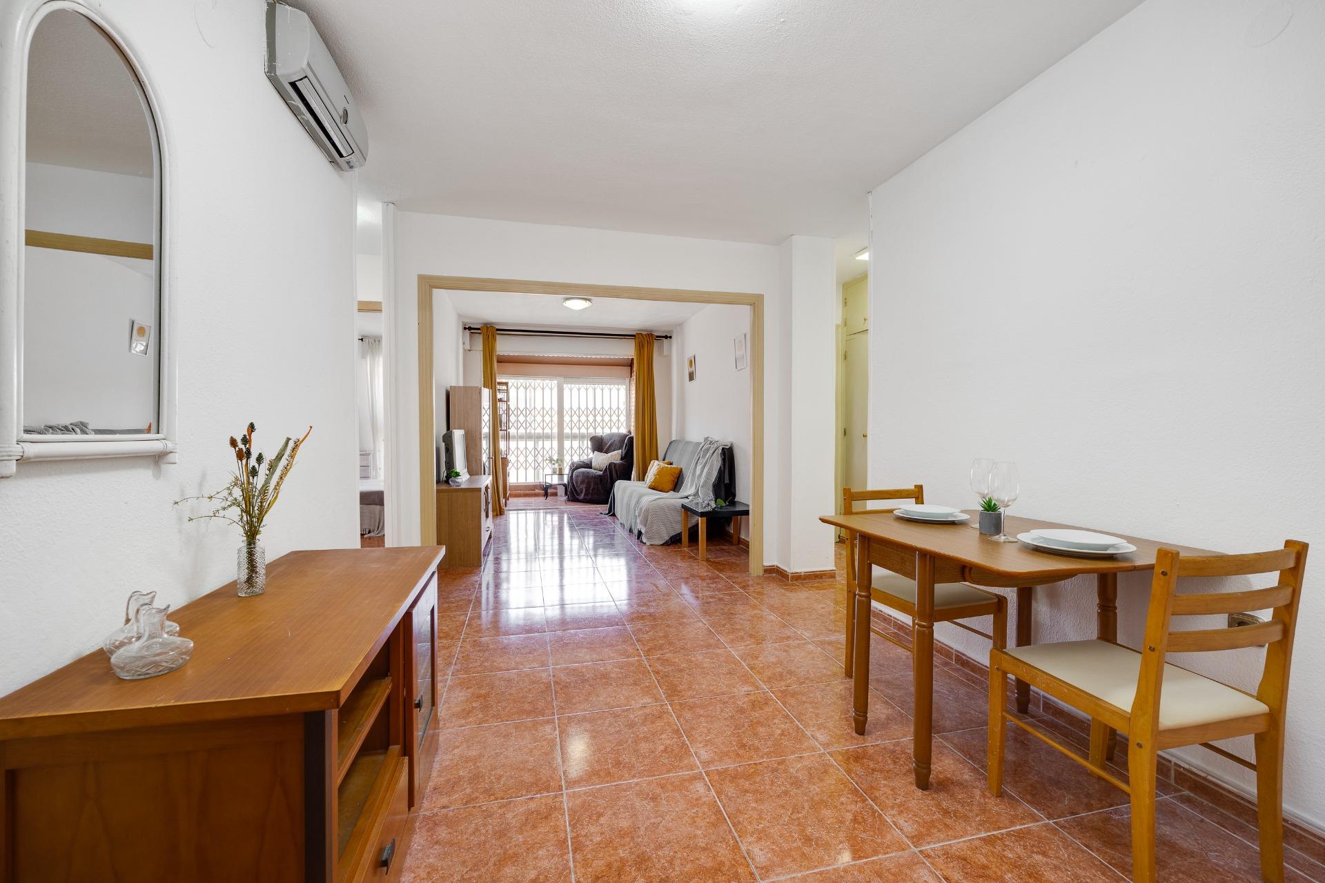2 Bed, 1 Bath, ApartmentFor Sale, Torrevieja, Alicante