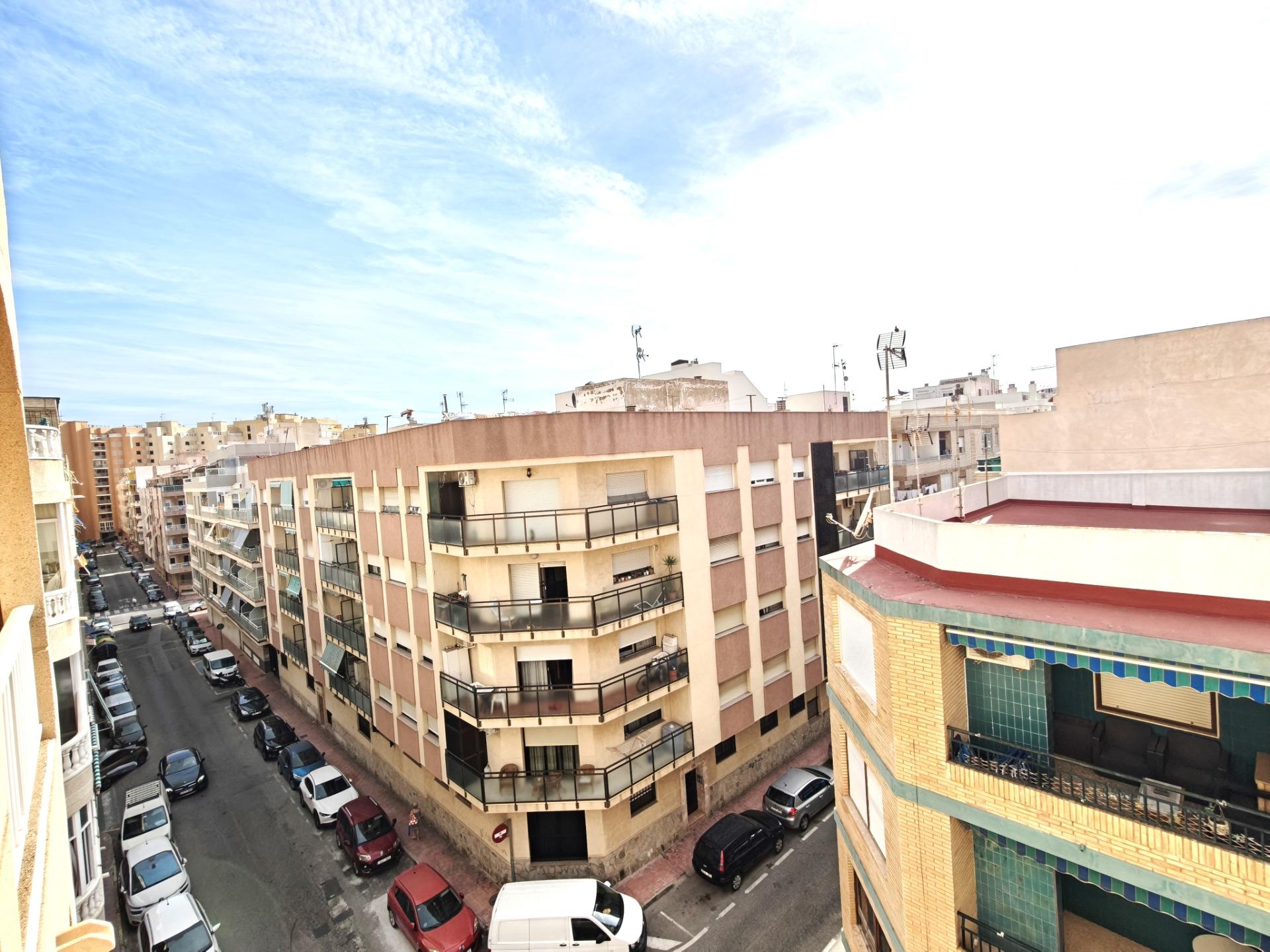 2 Bed, 1 Bath, ApartmentFor Sale, Torrevieja, Alicante