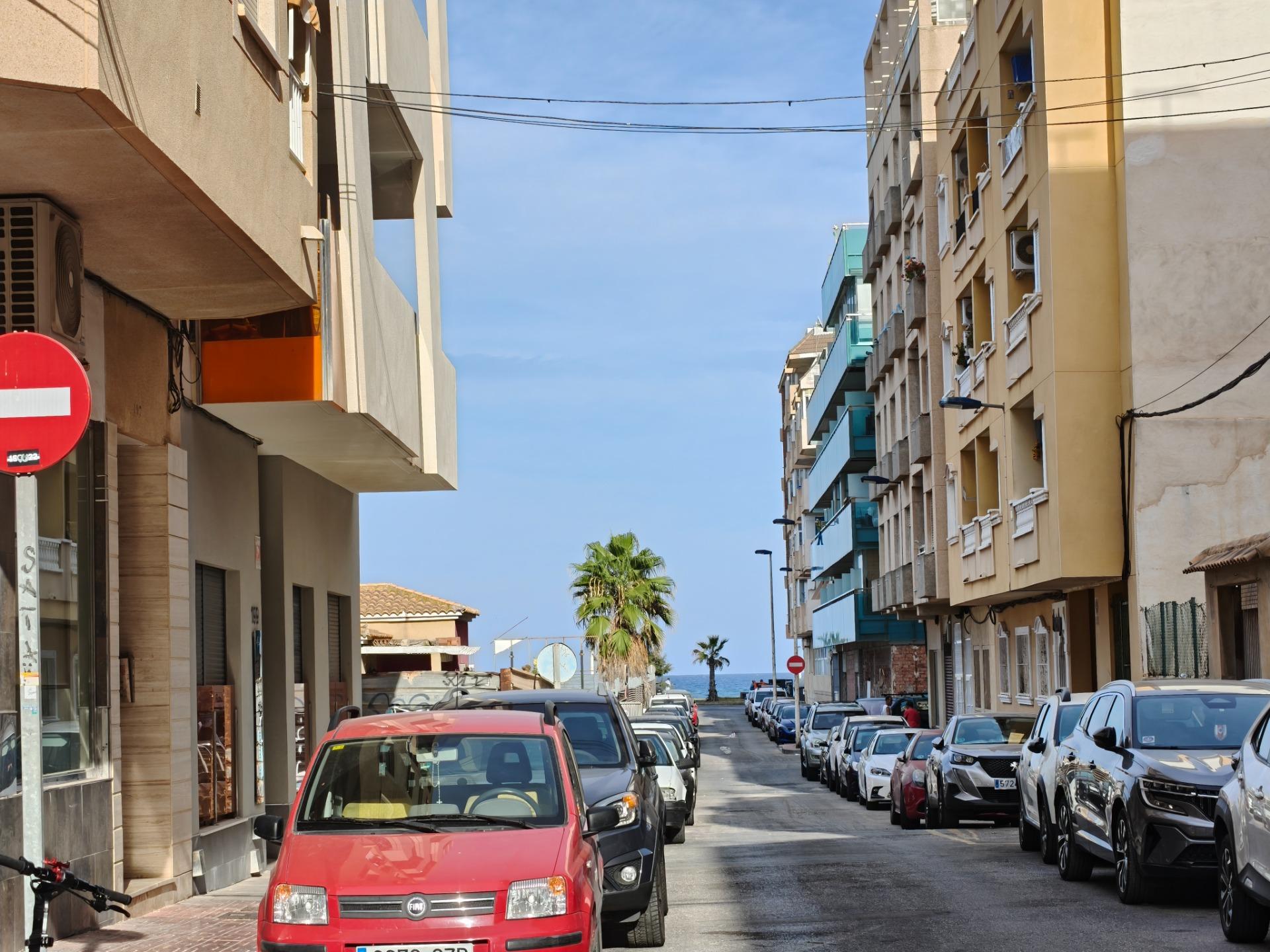 2 Bed, 1 Bath, ApartmentFor Sale, Torrevieja, Alicante