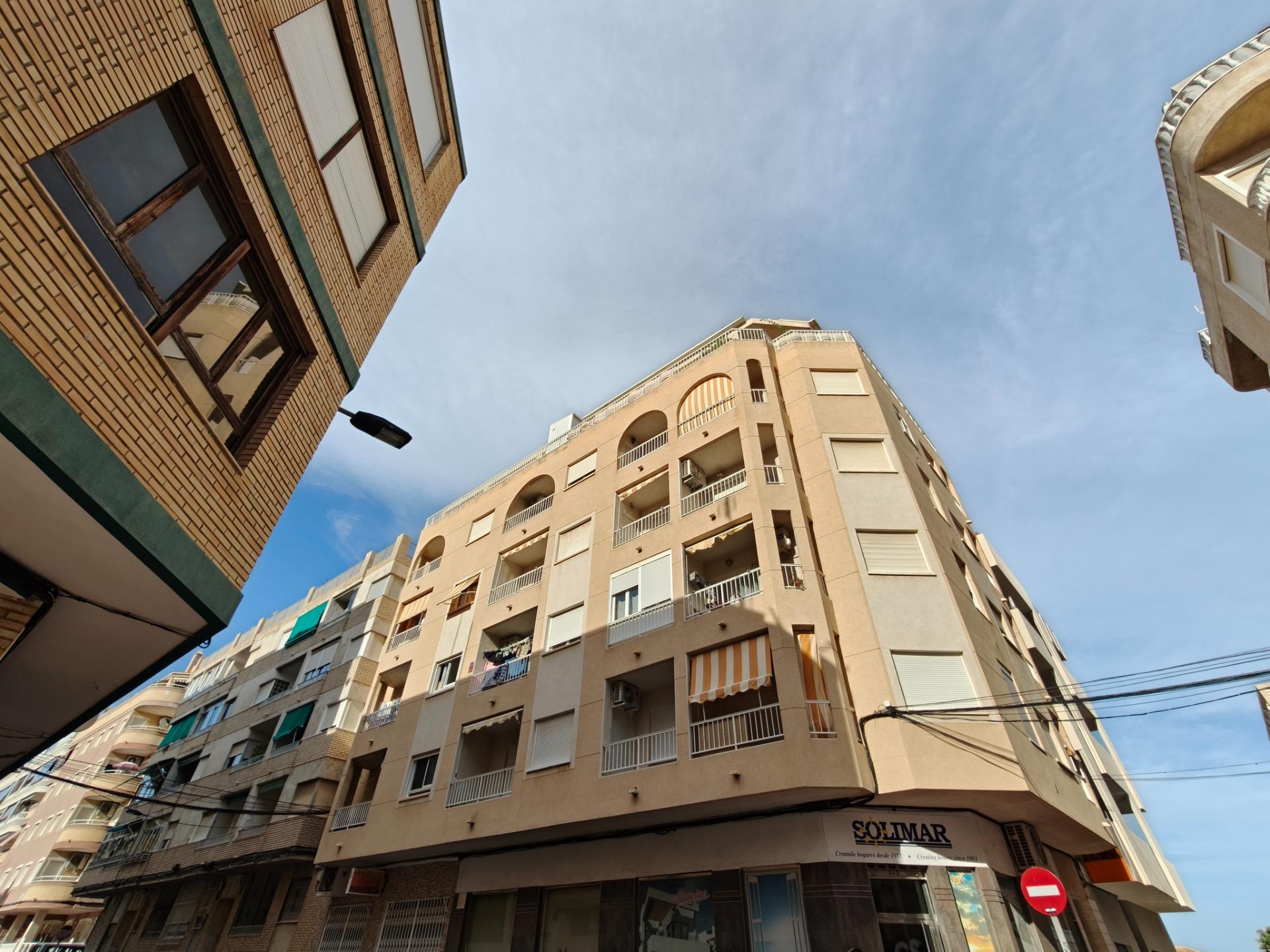 2 Bed, 1 Bath, ApartmentFor Sale, Torrevieja, Alicante