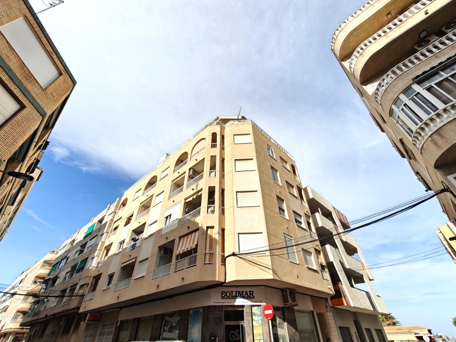2 Bed, 1 Bath, ApartmentFor Sale, Torrevieja, Alicante