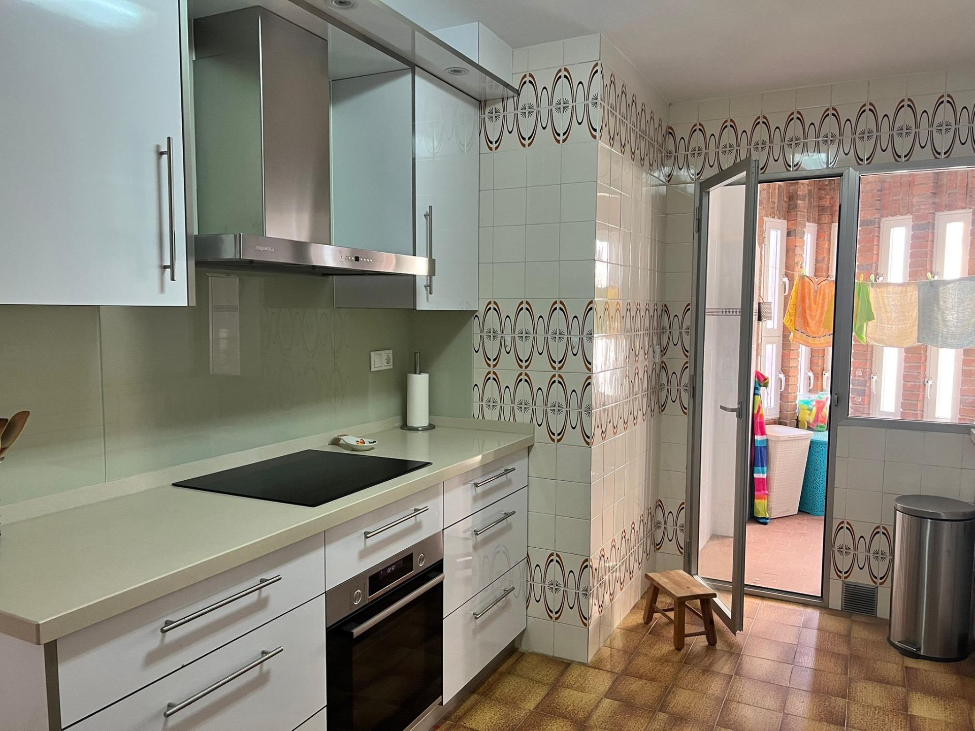 3 Bed, 1 Bath, ApartmentFor Sale, Torrevieja, Alicante