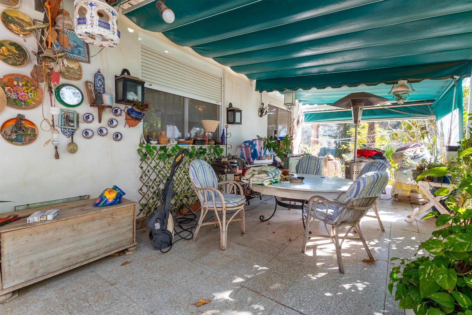 4 Bed, 2 Bath, HouseFor Sale, Orihuela Costa, Alicante