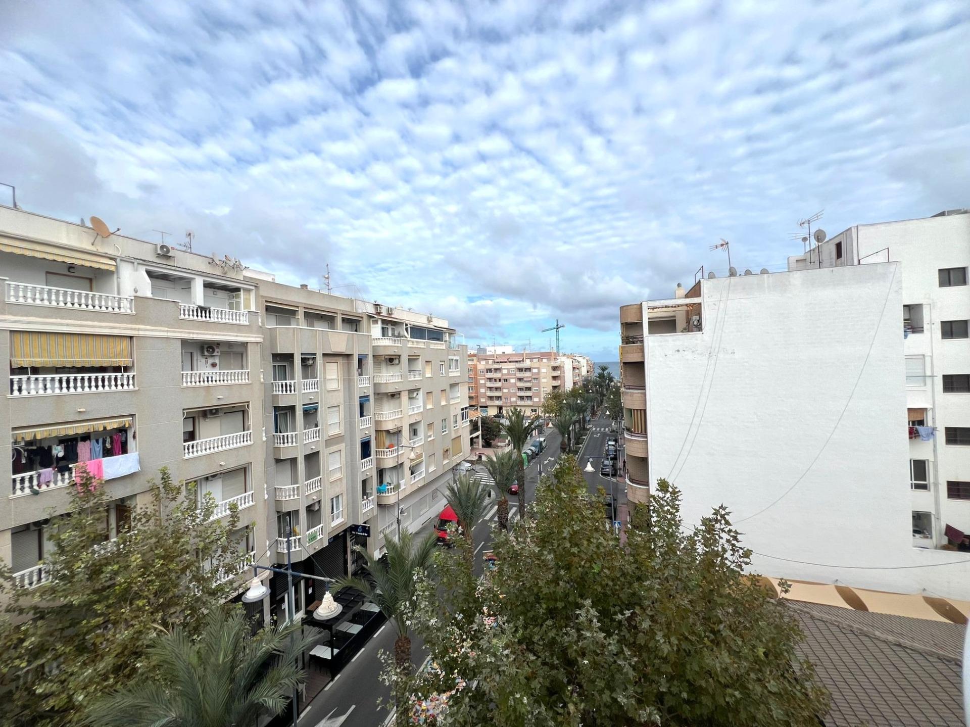 2 Bed, 1 Bath, ApartmentFor Sale, Torrevieja, Alicante