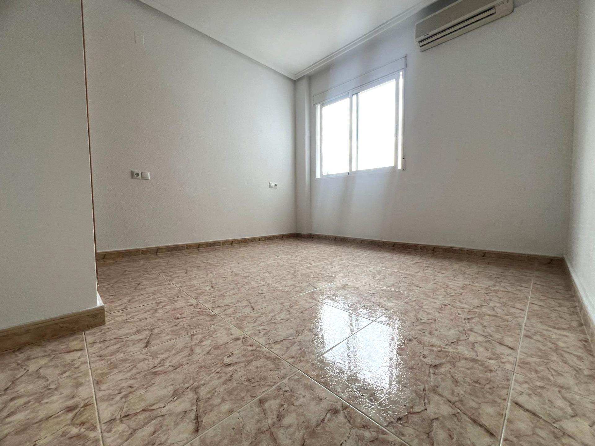 2 Bed, 1 Bath, ApartmentFor Sale, Torrevieja, Alicante