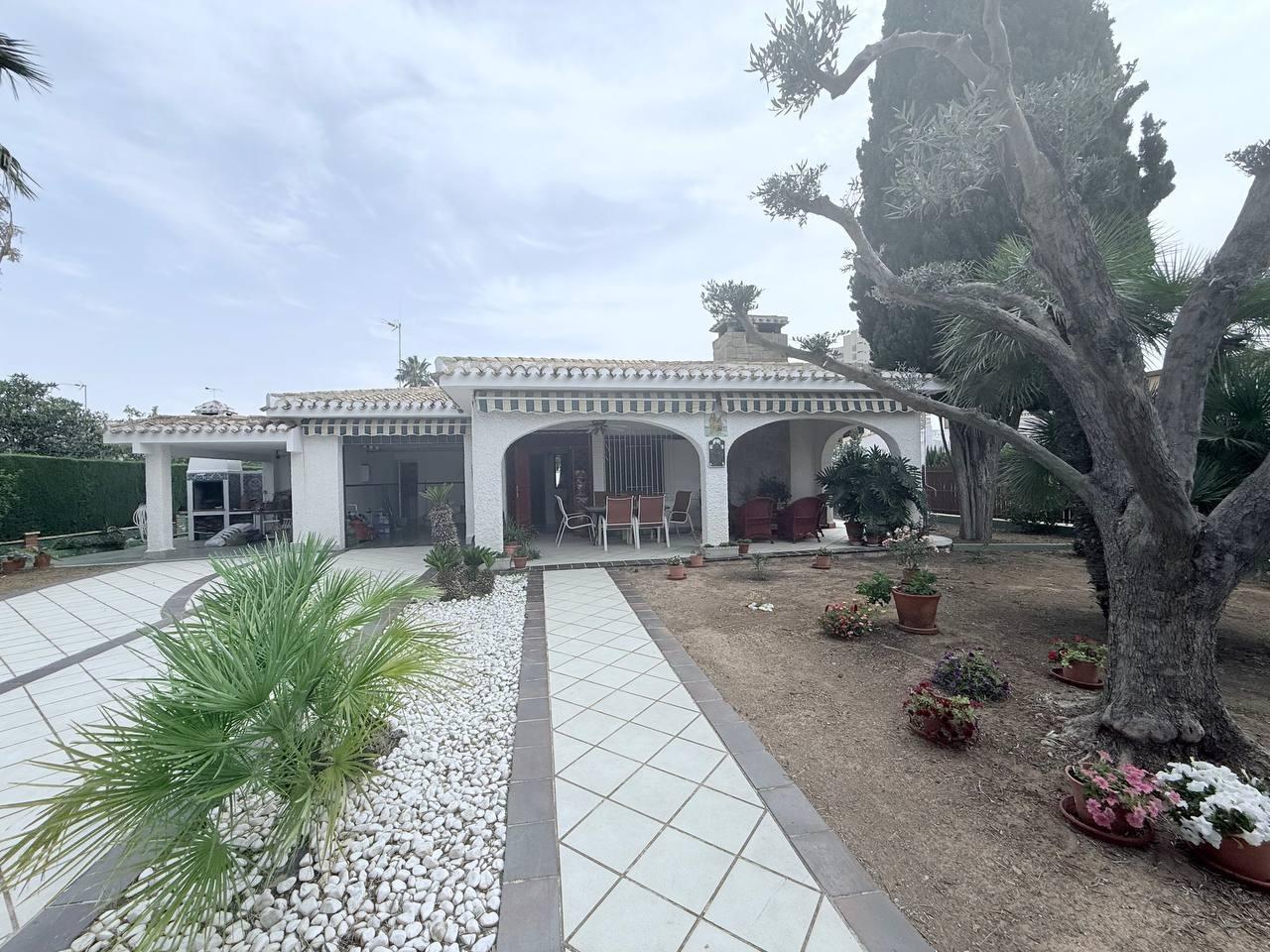 4 Bed, 3 Bath, HouseFor Sale, Orihuela Costa, Alicante