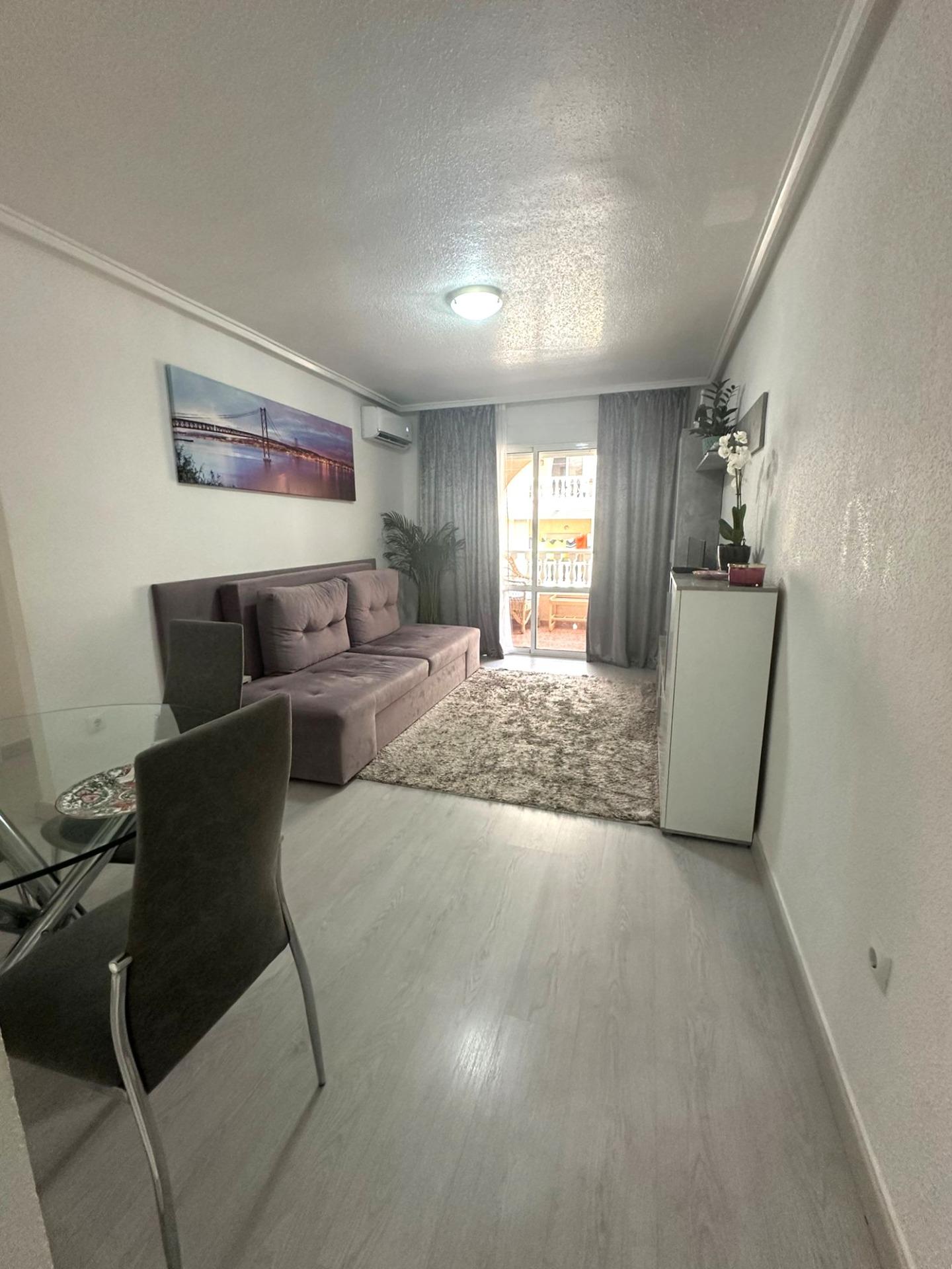 2 Bed, 1 Bath, ApartmentFor Sale, Torrevieja, Alicante