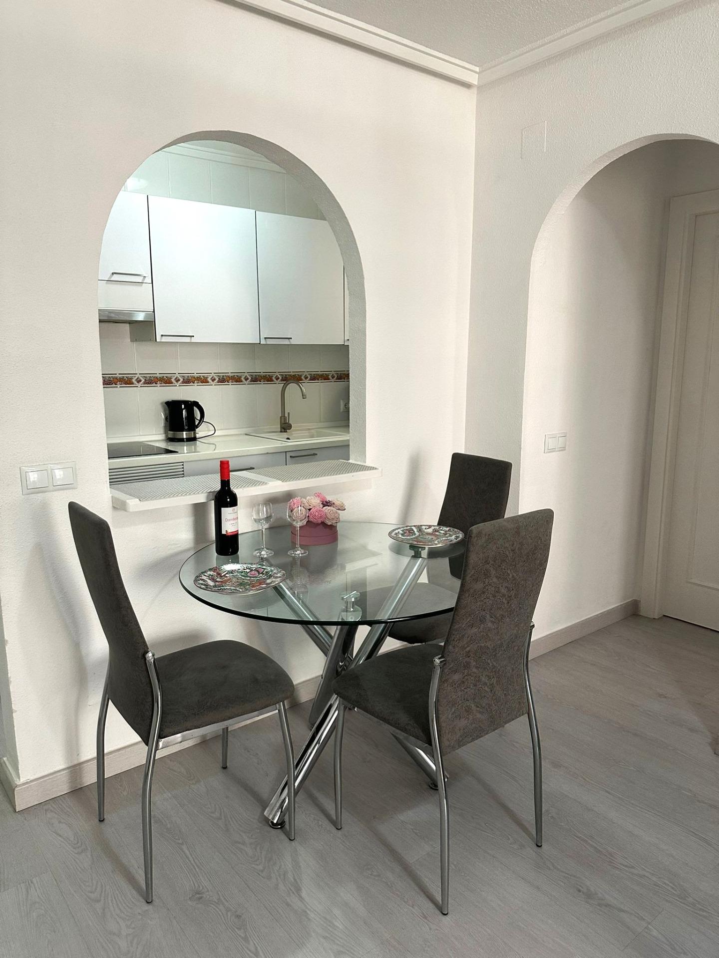 2 Bed, 1 Bath, ApartmentFor Sale, Torrevieja, Alicante