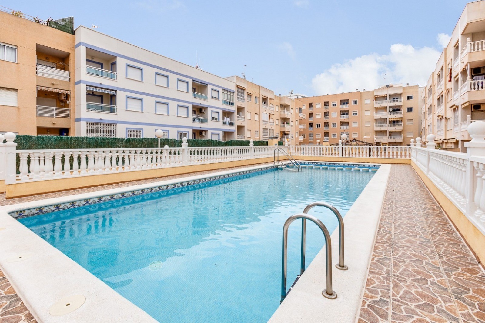 2 Bed, 1 Bath, ApartmentFor Sale, Torrevieja, Alicante