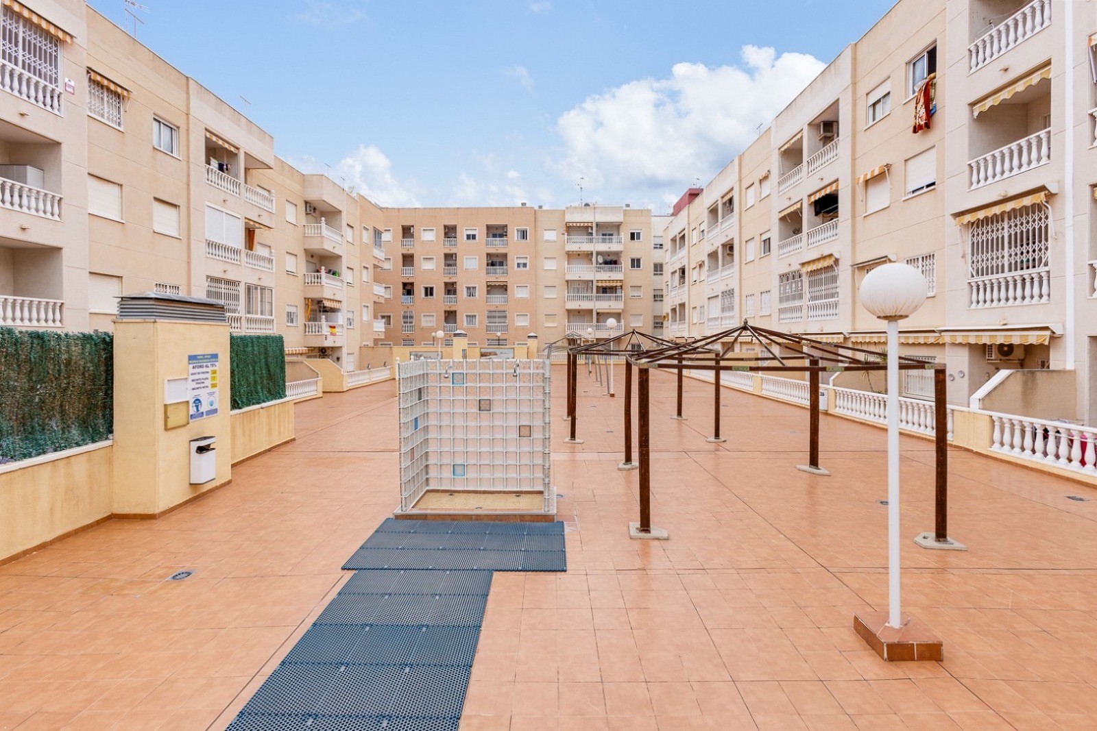 2 Bed, 1 Bath, ApartmentFor Sale, Torrevieja, Alicante