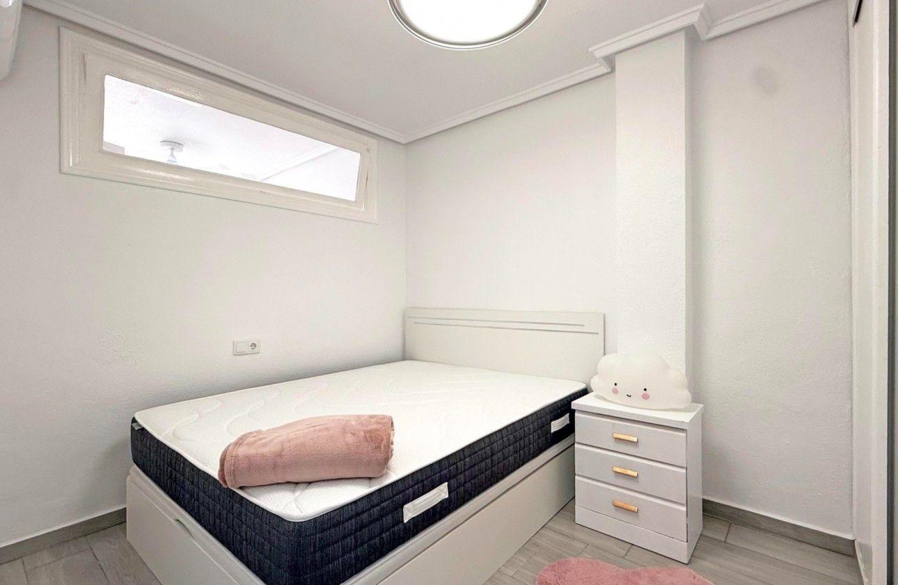 2 Bed, 1 Bath, ApartmentFor Sale, Torrevieja, Alicante