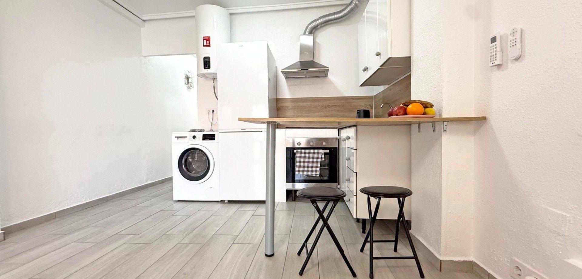 2 Bed, 1 Bath, ApartmentFor Sale, Torrevieja, Alicante