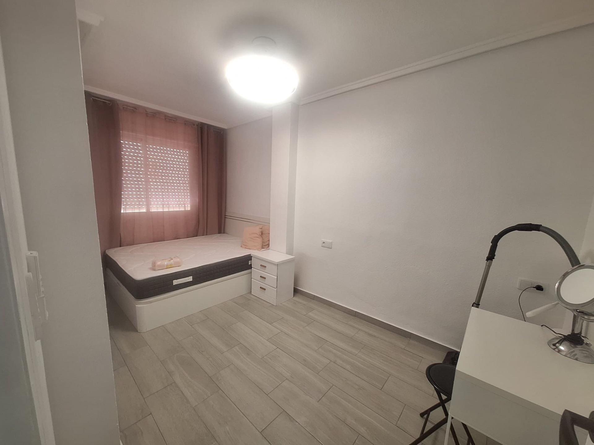 2 Bed, 1 Bath, ApartmentFor Sale, Torrevieja, Alicante