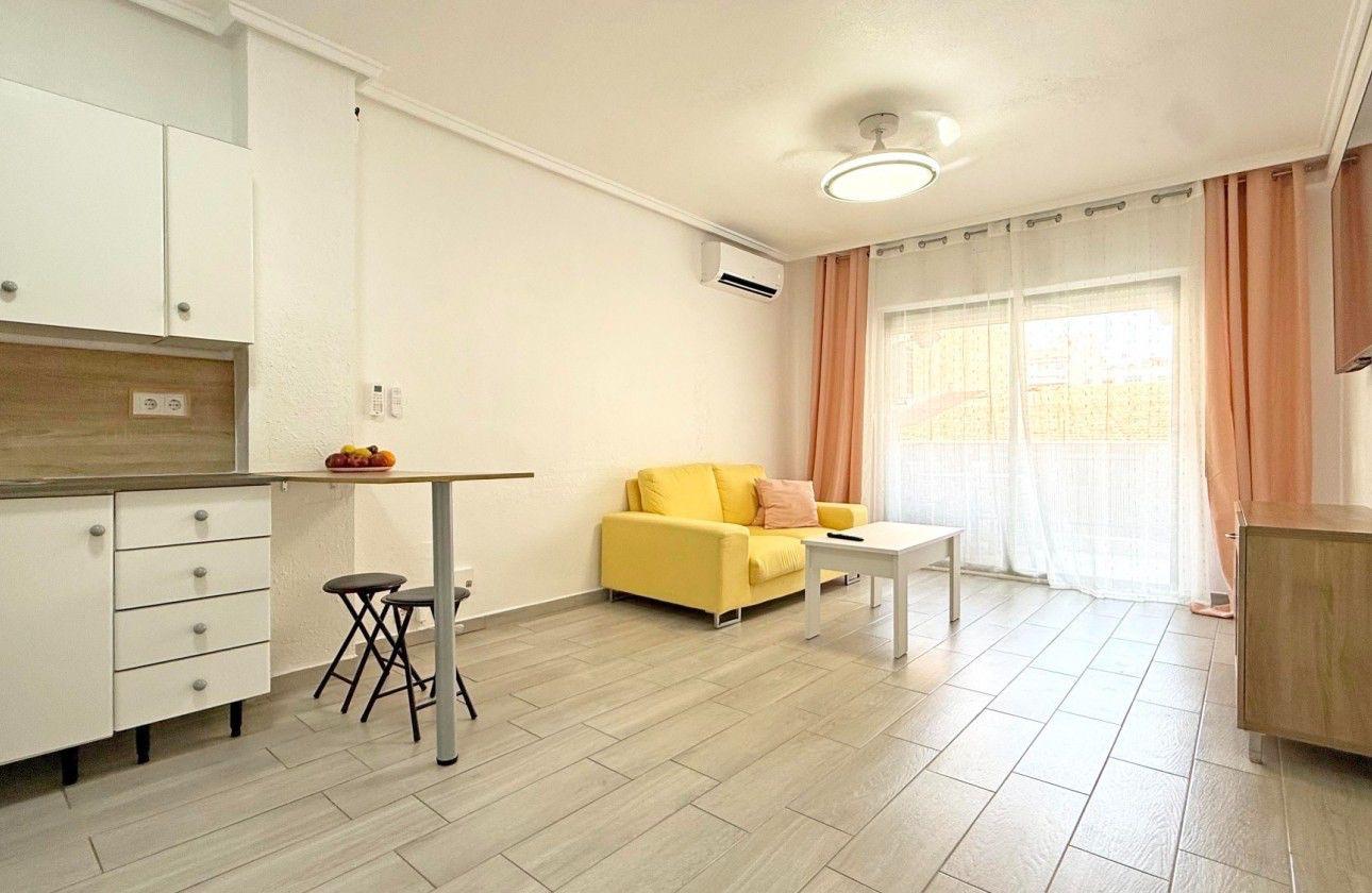 2 Bed, 1 Bath, ApartmentFor Sale, Torrevieja, Alicante