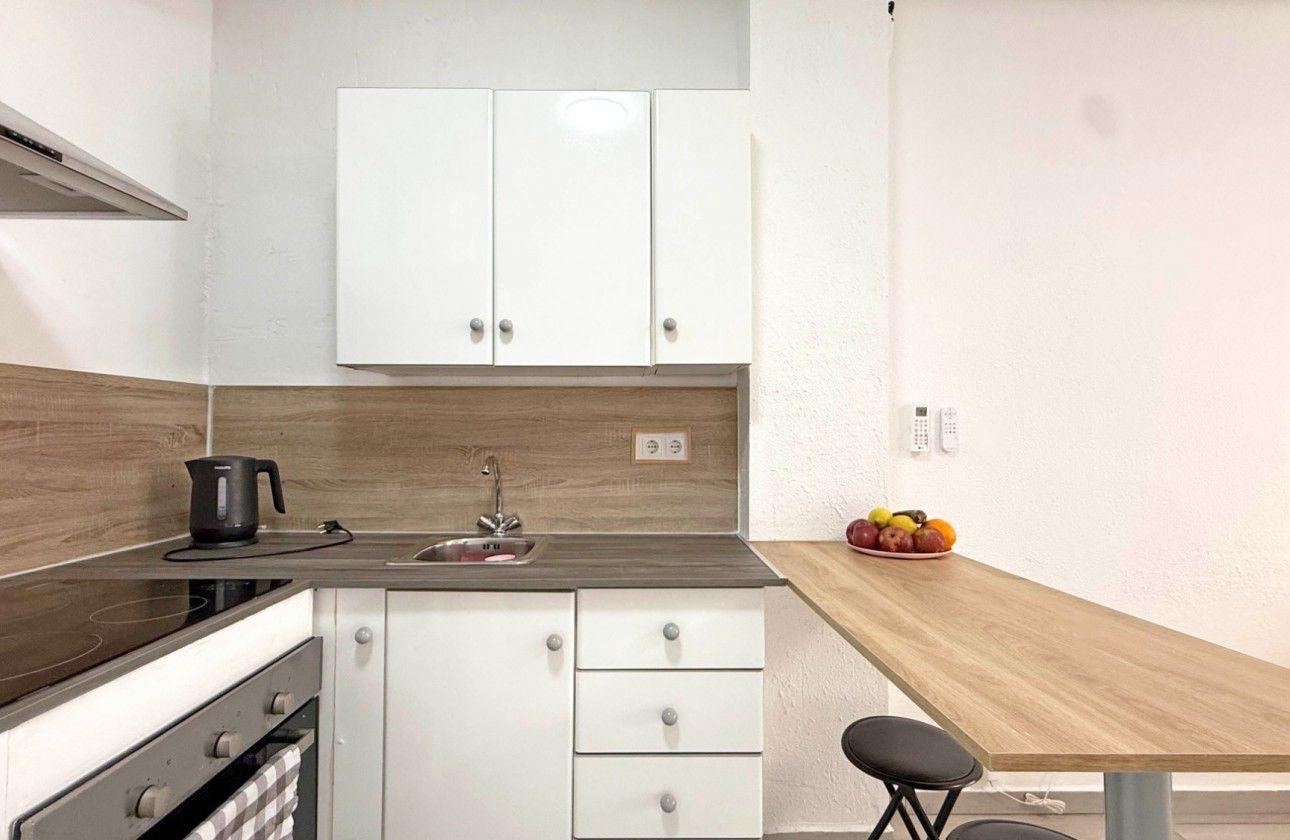 2 Bed, 1 Bath, ApartmentFor Sale, Torrevieja, Alicante