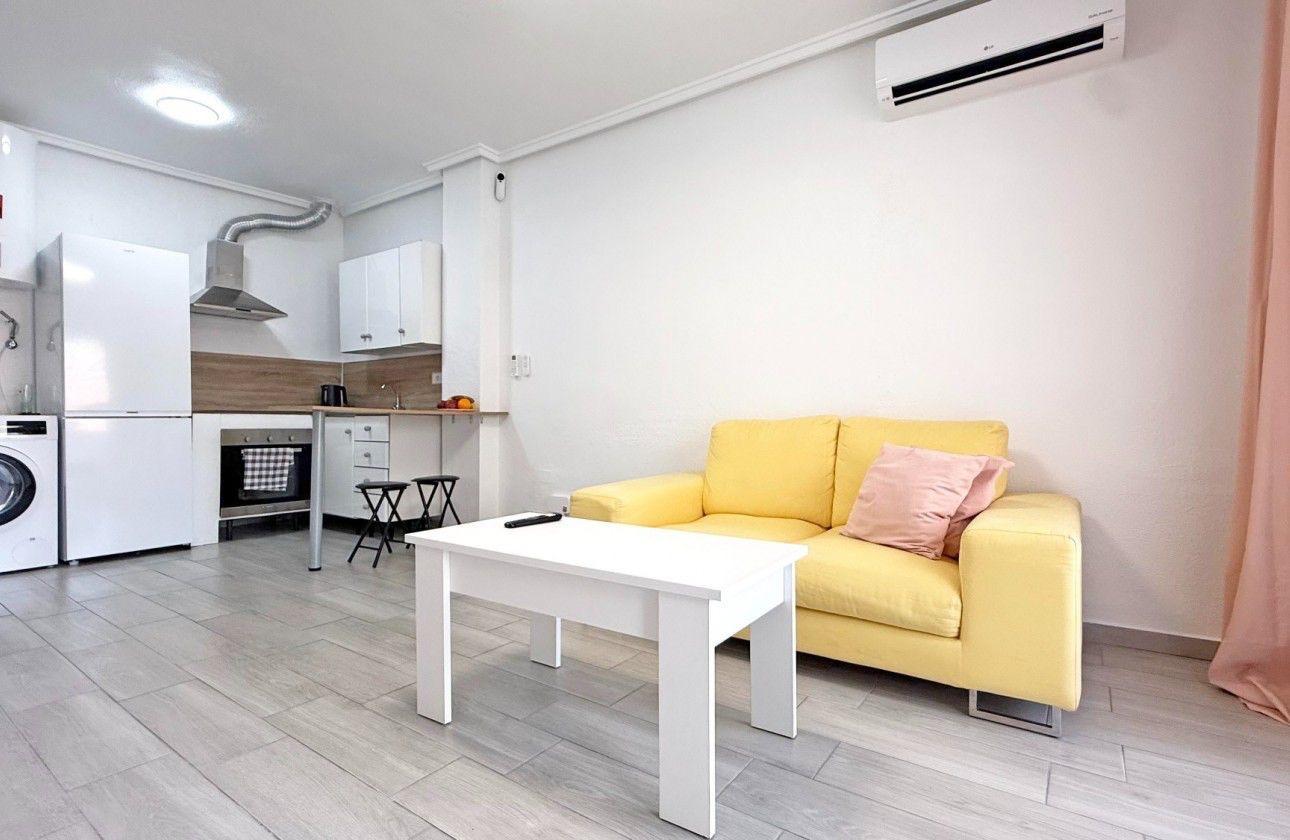 2 Bed, 1 Bath, ApartmentFor Sale, Torrevieja, Alicante
