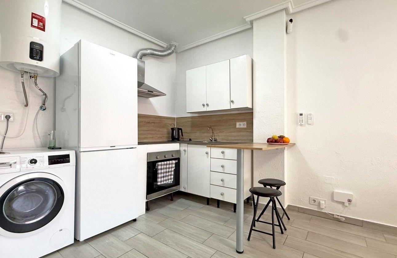 2 Bed, 1 Bath, ApartmentFor Sale, Torrevieja, Alicante