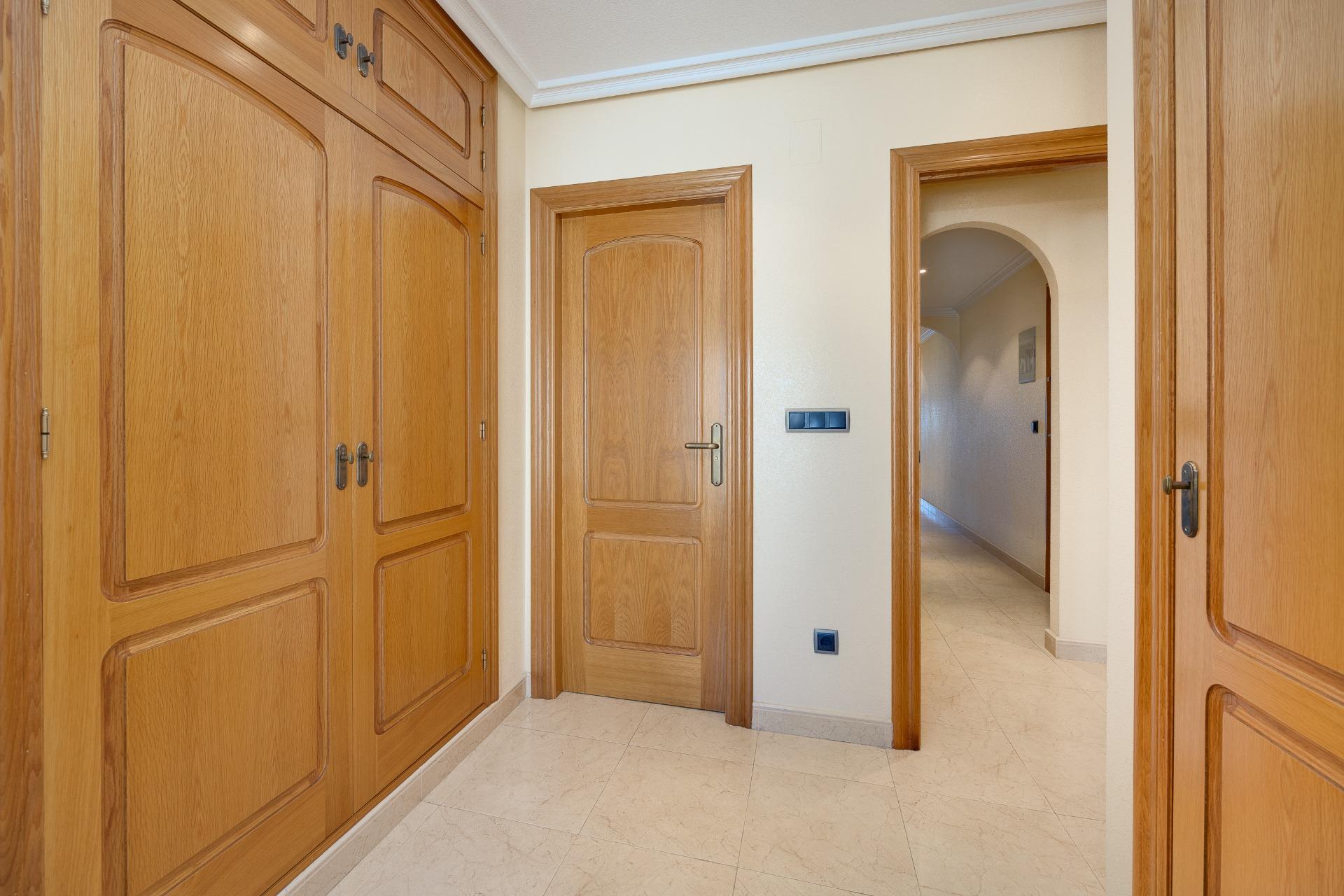 3 Bed, 2 Bath, ApartmentFor Sale, Torrevieja, Alicante