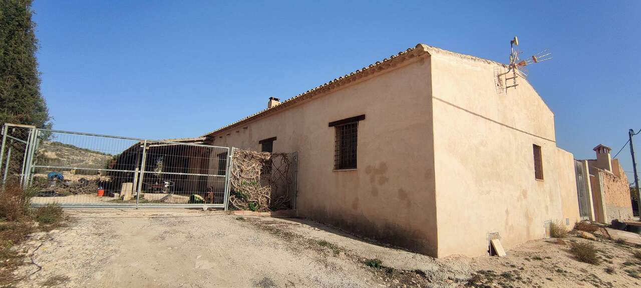 4 Bed, 1 Bath, HouseFor Sale, Pinoso, Alicante