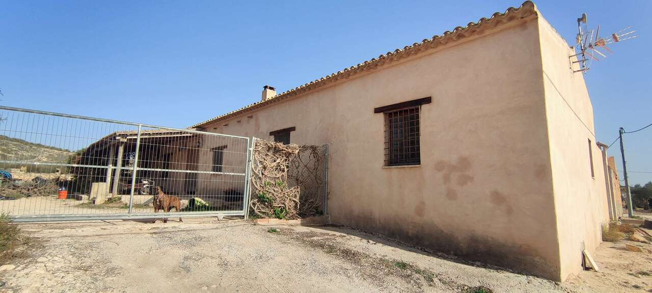 4 Bed, 1 Bath, HouseFor Sale, Pinoso, Alicante