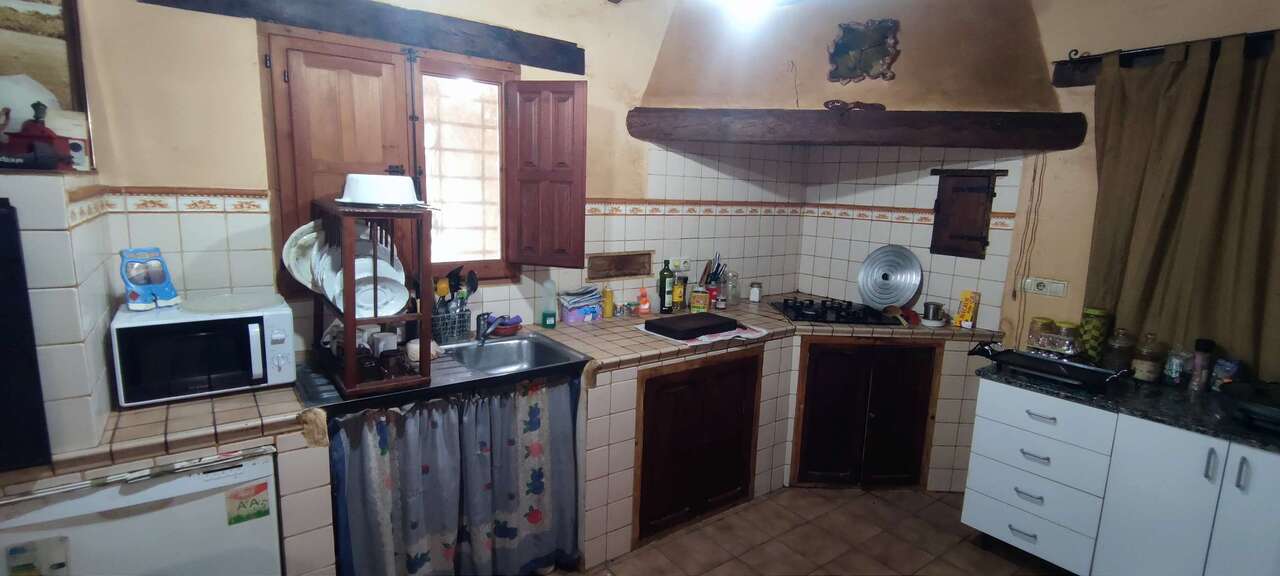 4 Bed, 1 Bath, HouseFor Sale, Pinoso, Alicante