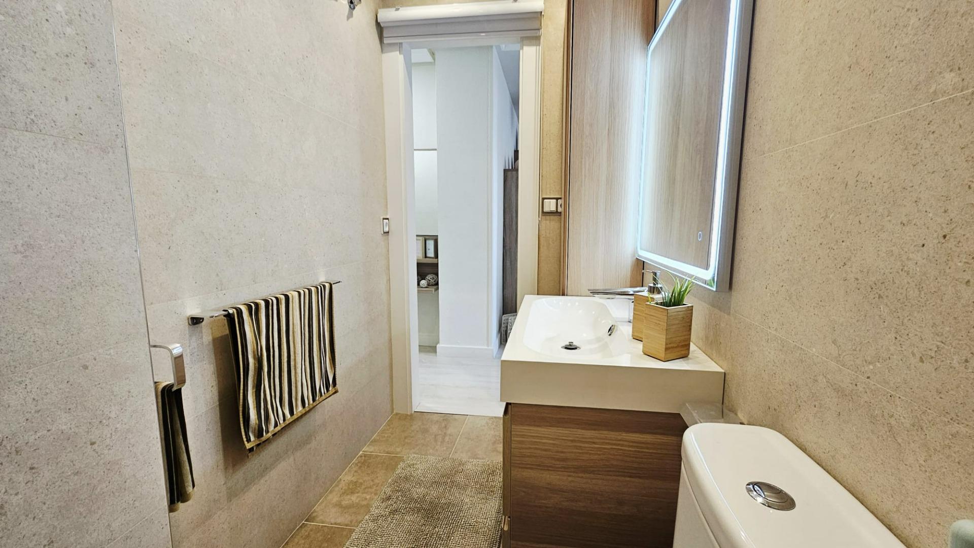 2 Bed, 1 Bath, ApartmentFor Sale, Torrevieja, Alicante