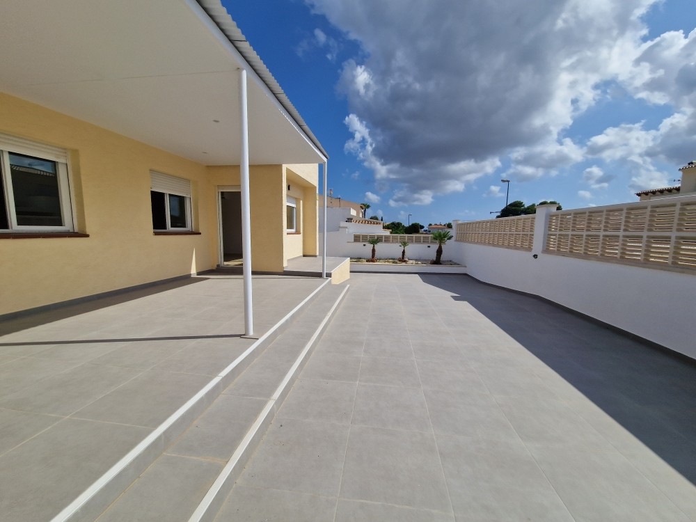3 Bed, 2 Bath, HouseFor Sale, La Nucia, Alicante
