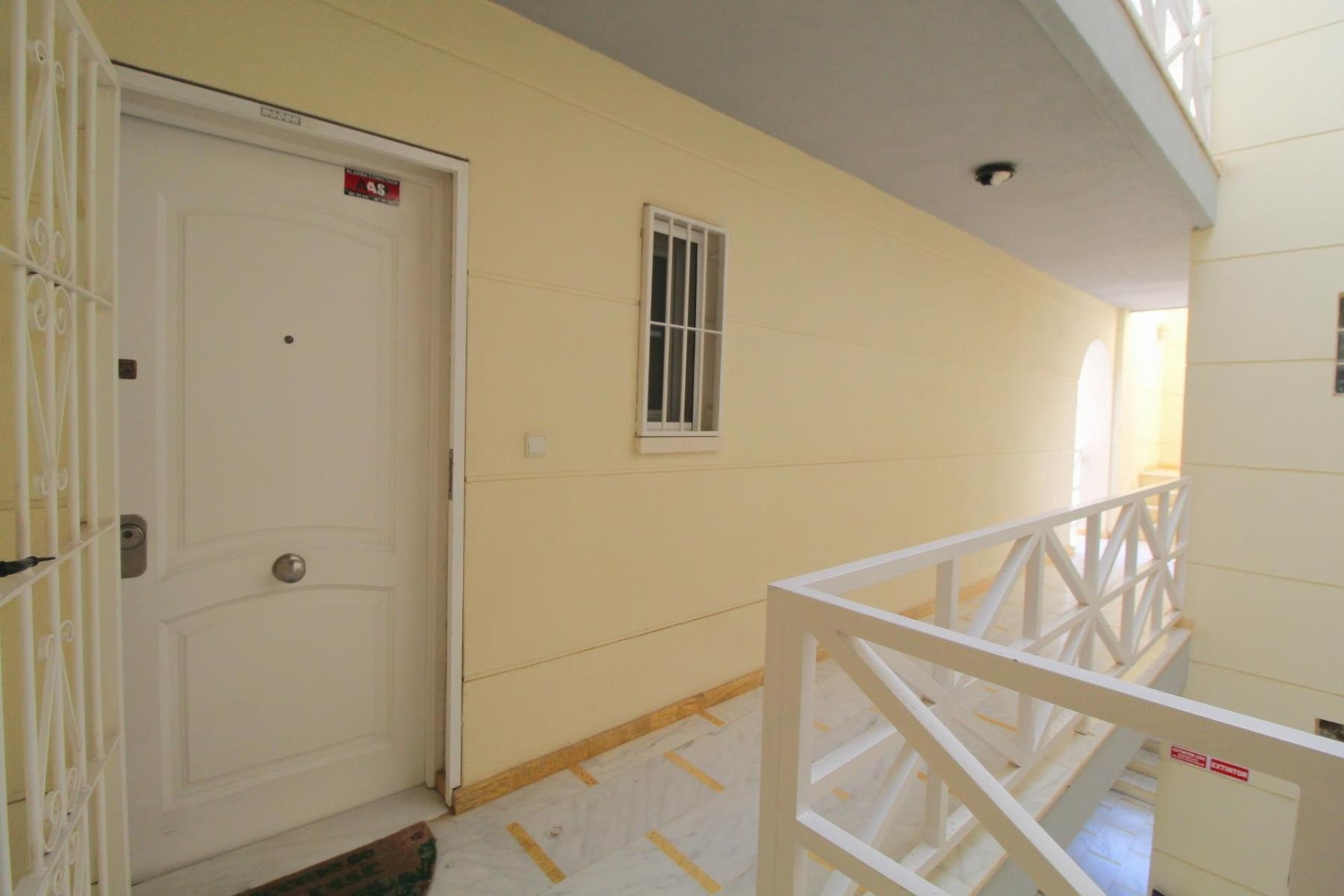 3 Bed, 2 Bath, ApartmentFor Sale, Torrevieja, Alicante