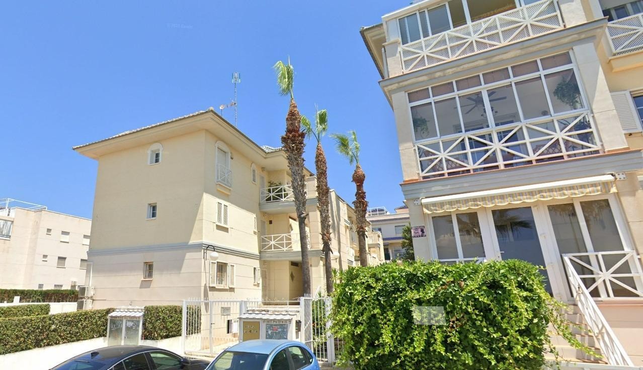 3 Bed, 2 Bath, ApartmentFor Sale, Torrevieja, Alicante