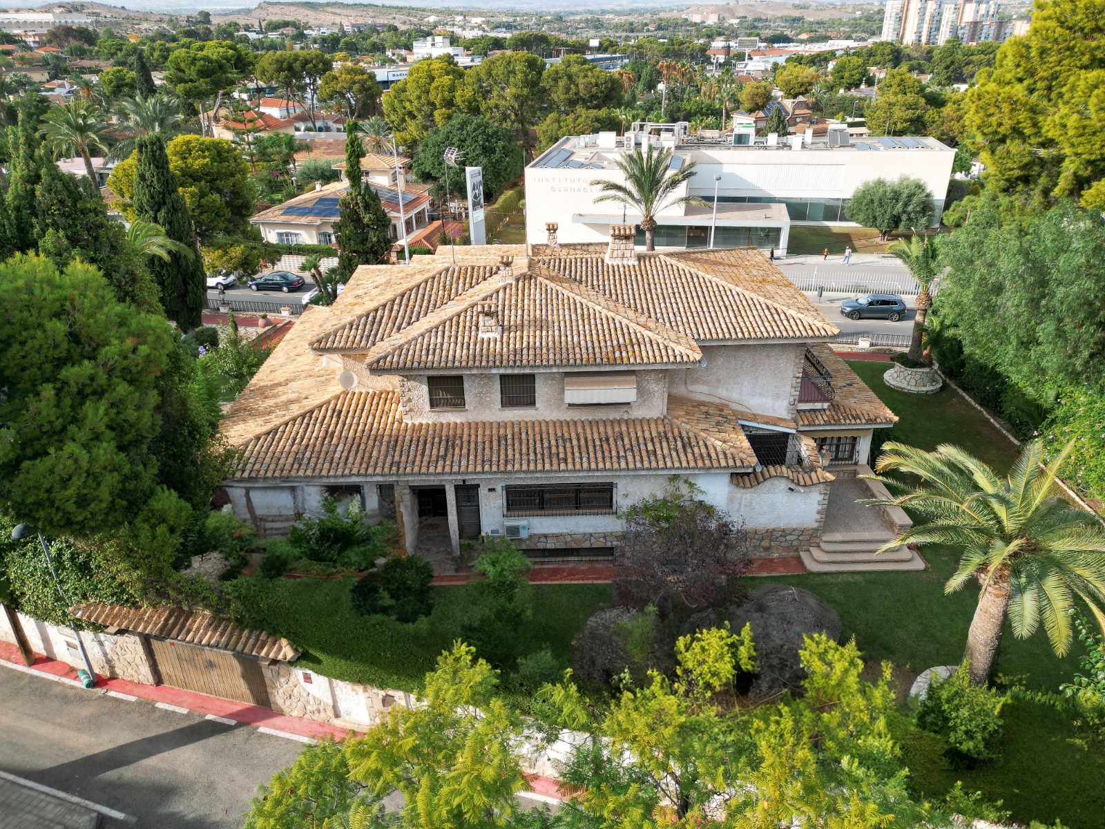 8 Bed, 4 Bath, HouseFor Sale, Alicante, Alicante