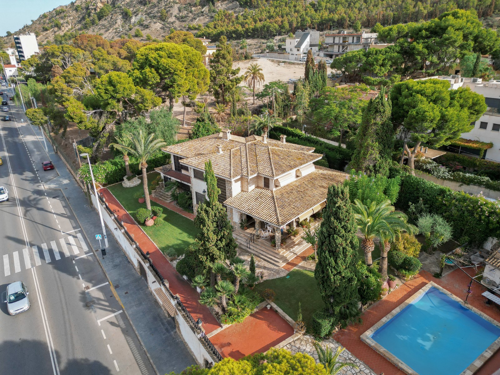 8 Bed, 4 Bath, HouseFor Sale, Alicante, Alicante