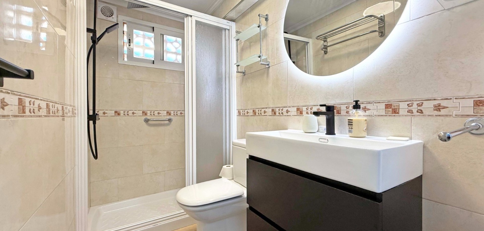 2 Bed, 1 Bath, HouseFor Sale, Torrevieja, Alicante