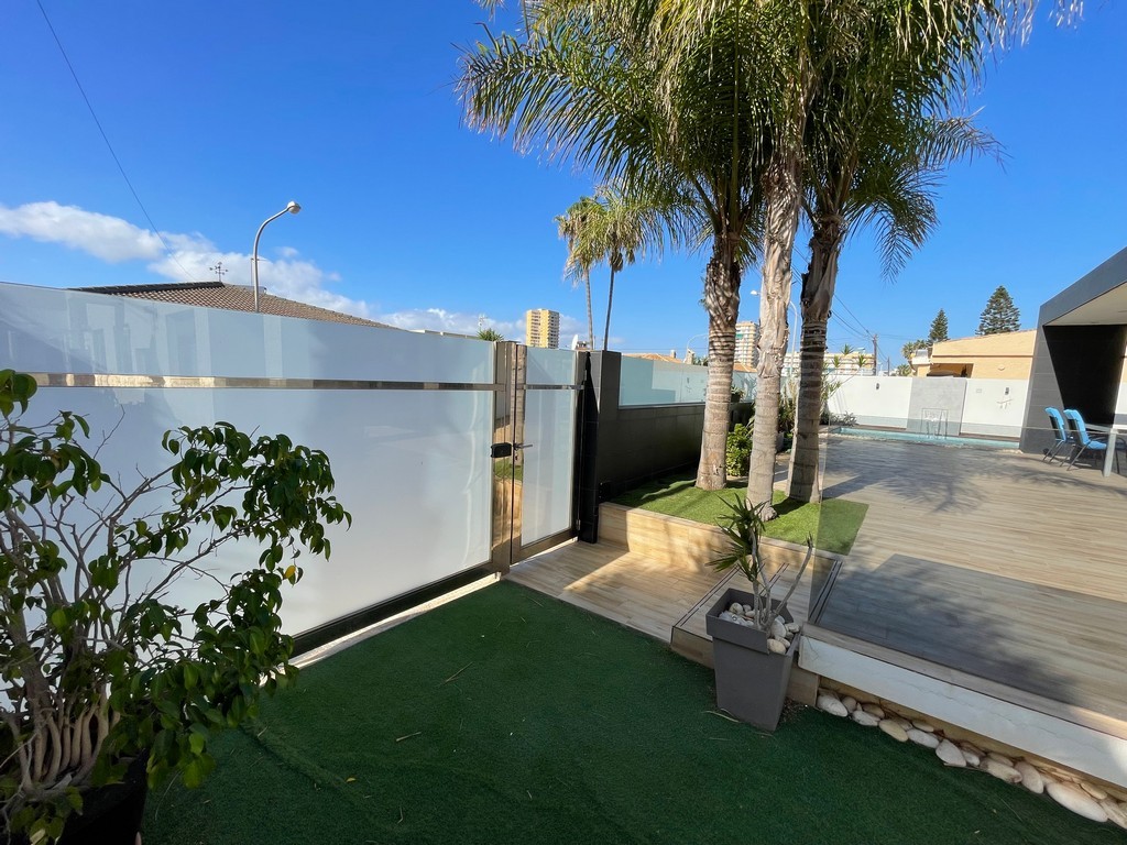 6 Bed, 2 Bath, HouseFor Sale, Mar De Cristal, Murcia