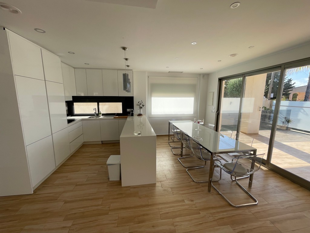 6 Bed, 2 Bath, HouseFor Sale, Mar De Cristal, Murcia