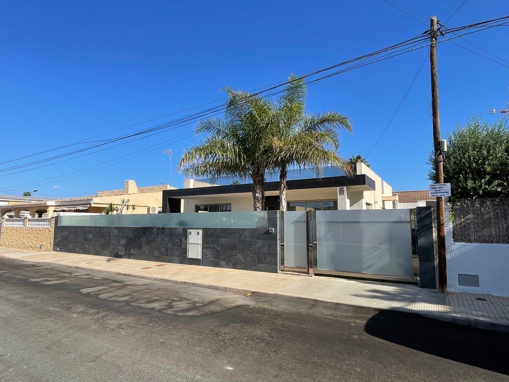 6 Bed, 2 Bath, HouseFor Sale, Mar De Cristal, Murcia