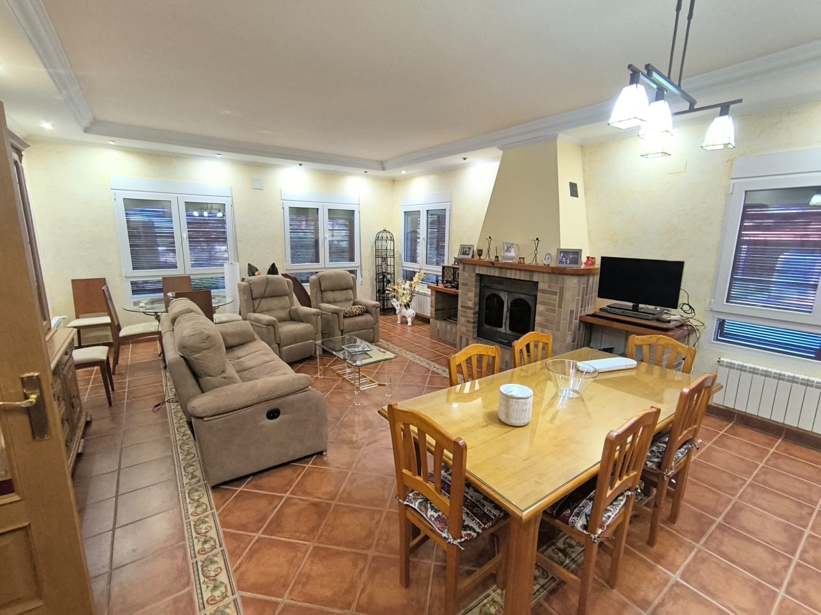5 Bed, 3 Bath, HouseFor Sale, Yecla, Murcia