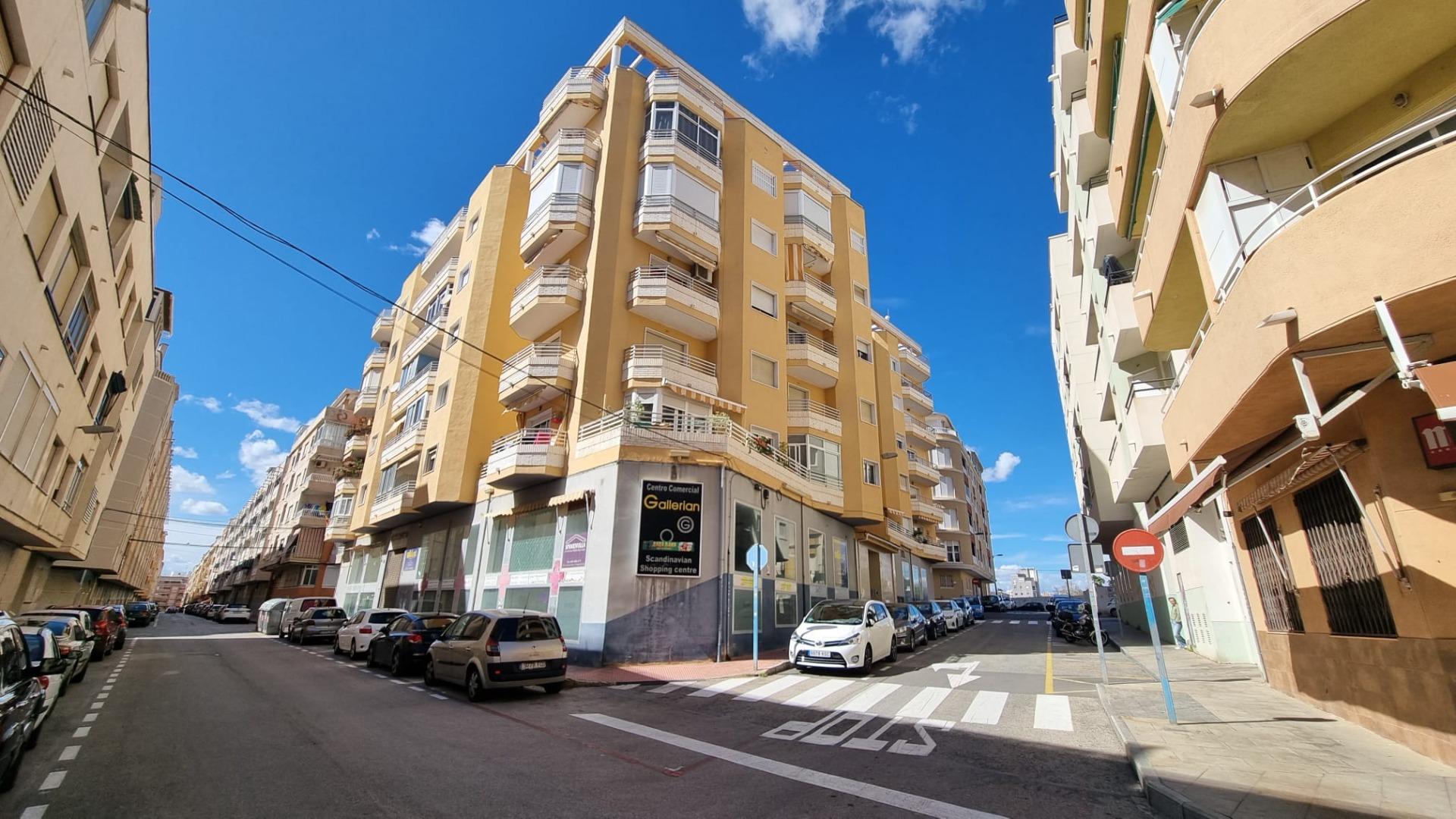 3 Bed, 2 Bath, ApartmentFor Sale, Torrevieja, Alicante