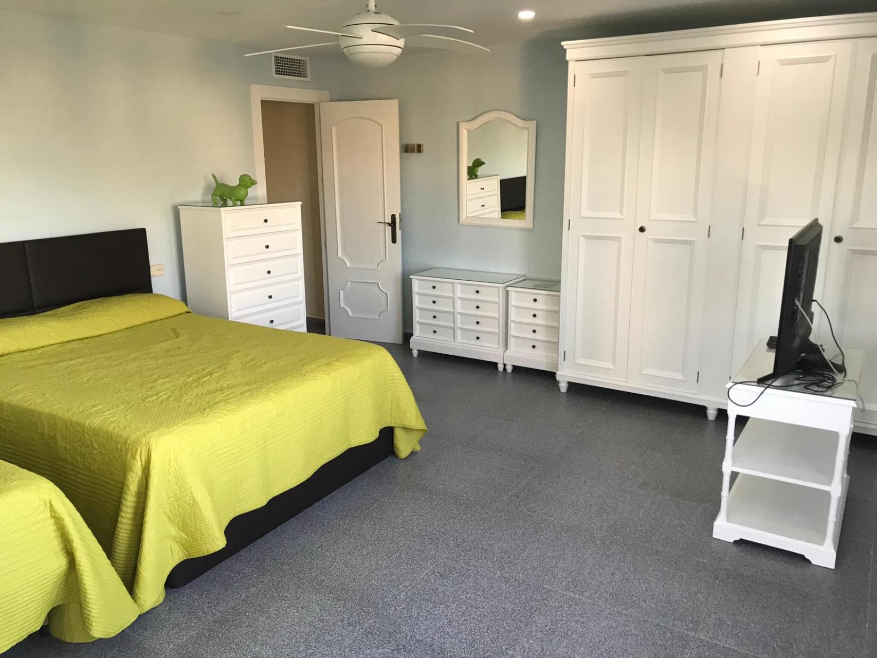 6 Bed, 3 Bath, HouseFor Sale, Orihuela Costa, Alicante