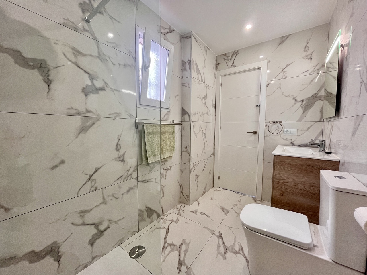 1 Bed, 1 Bath, ApartmentFor Sale, Villamartin, Alicante